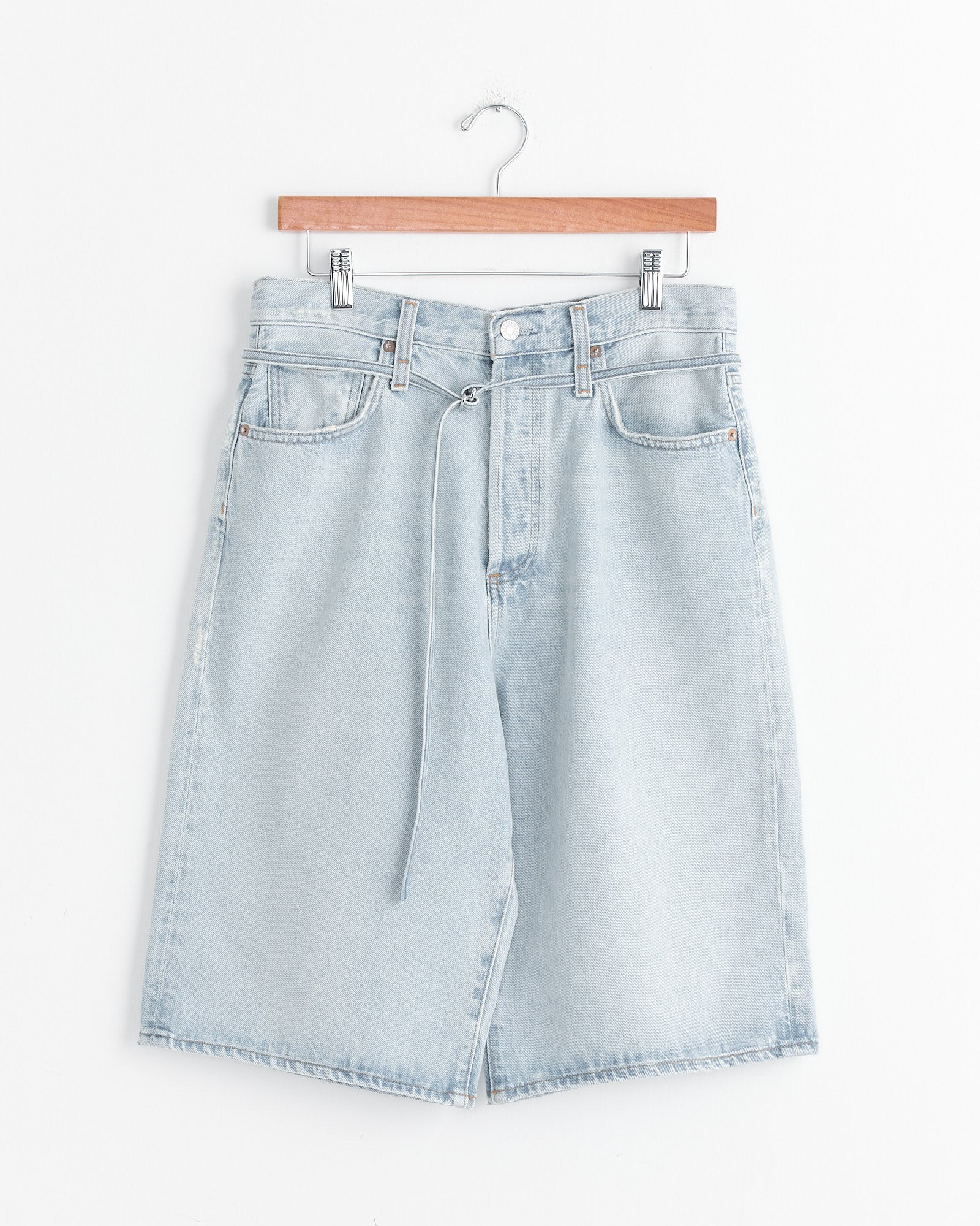 Emmi Short in Replica - Image 4
