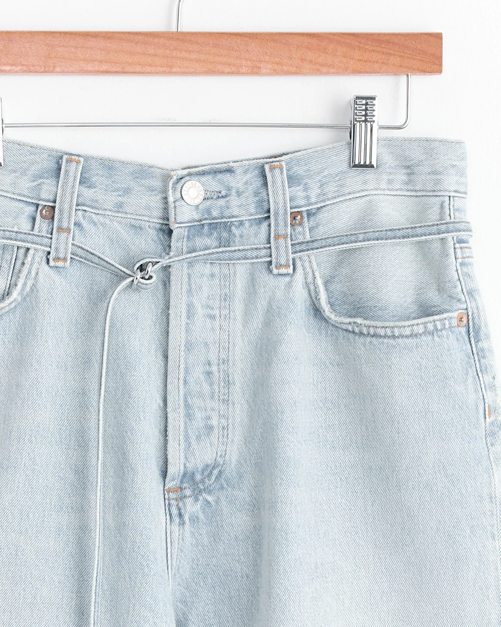 Emmi Short in Replica - Image 5