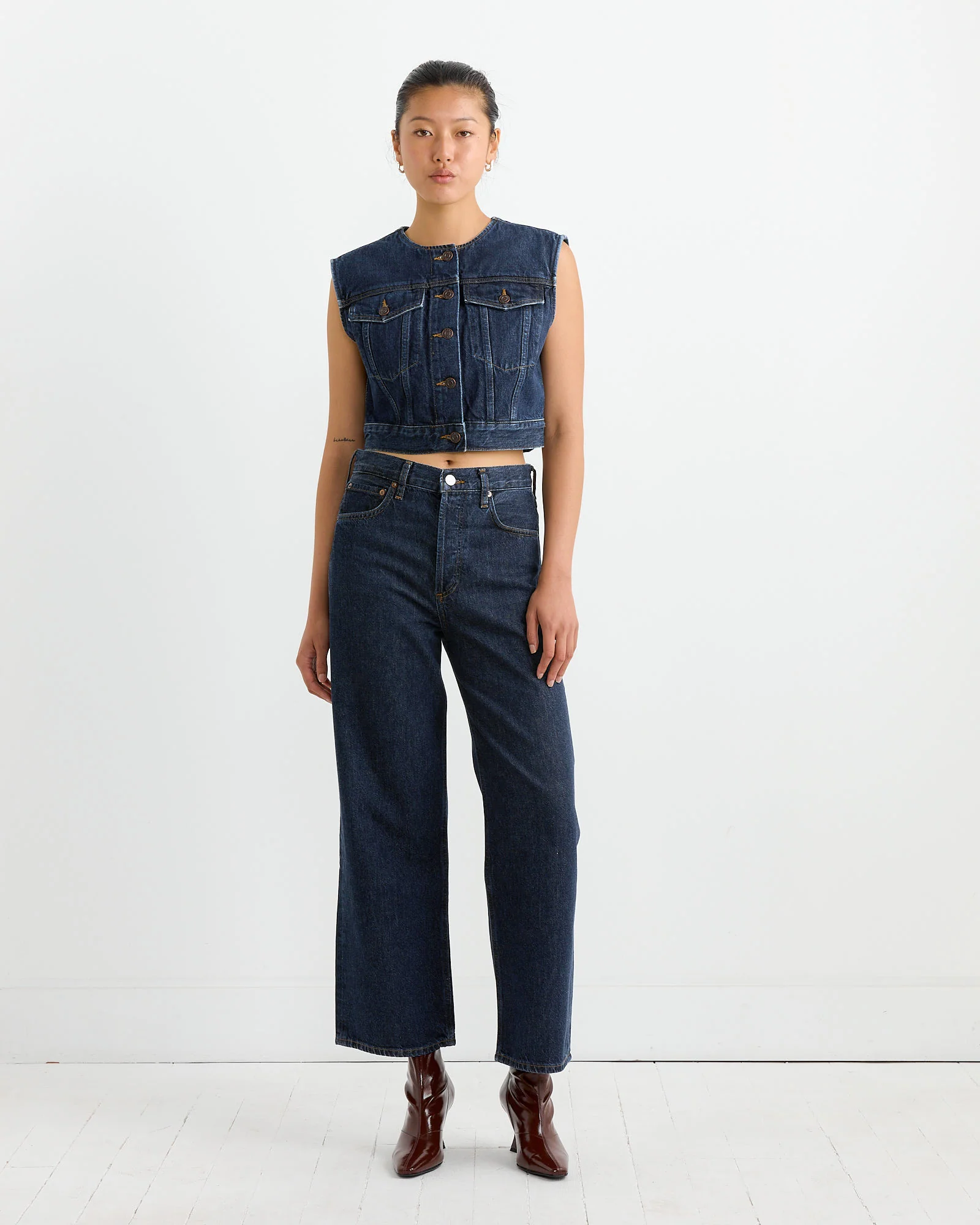Leo Vest in Polished - Image 2