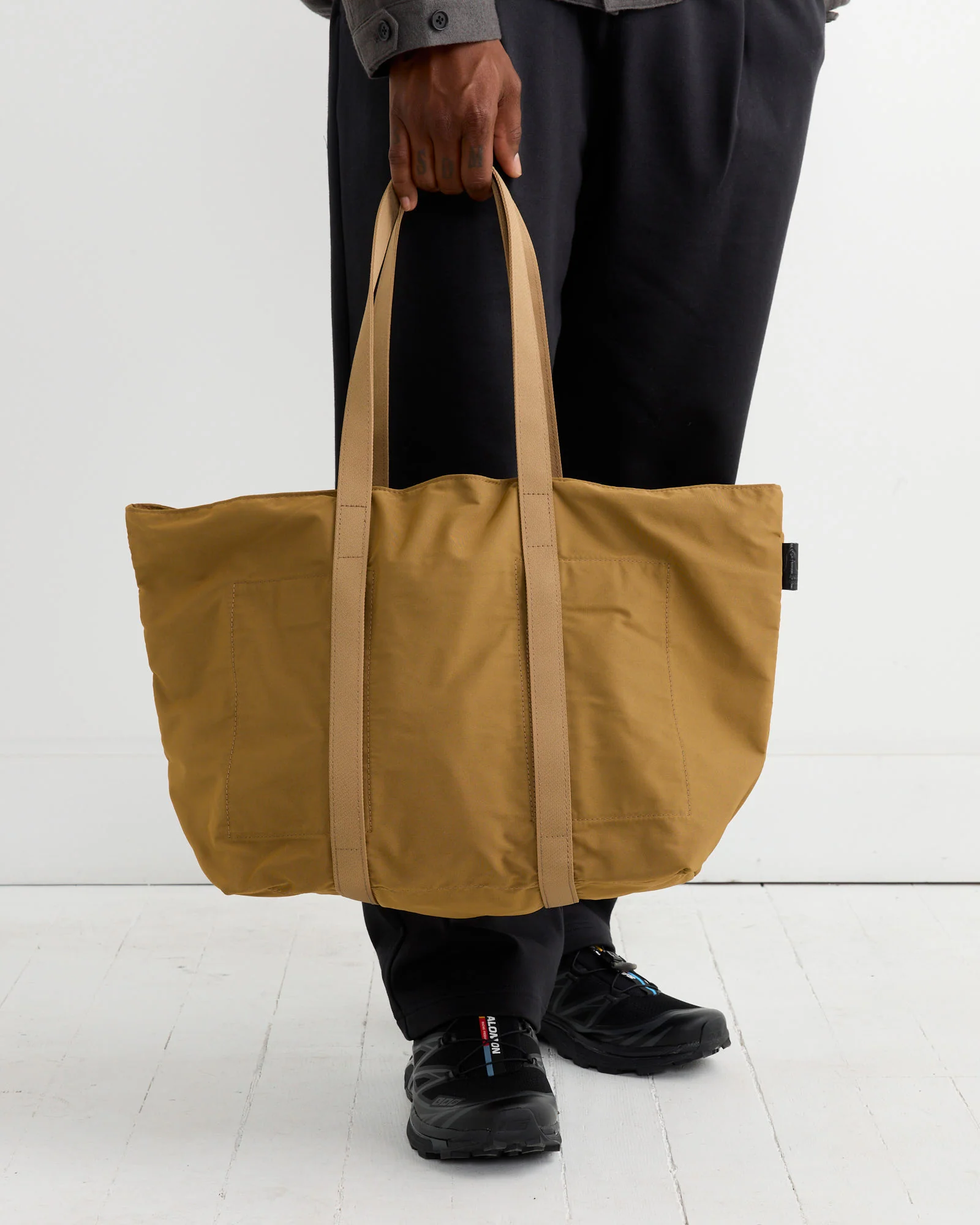 Gabardine Tote in Beige - Image 2