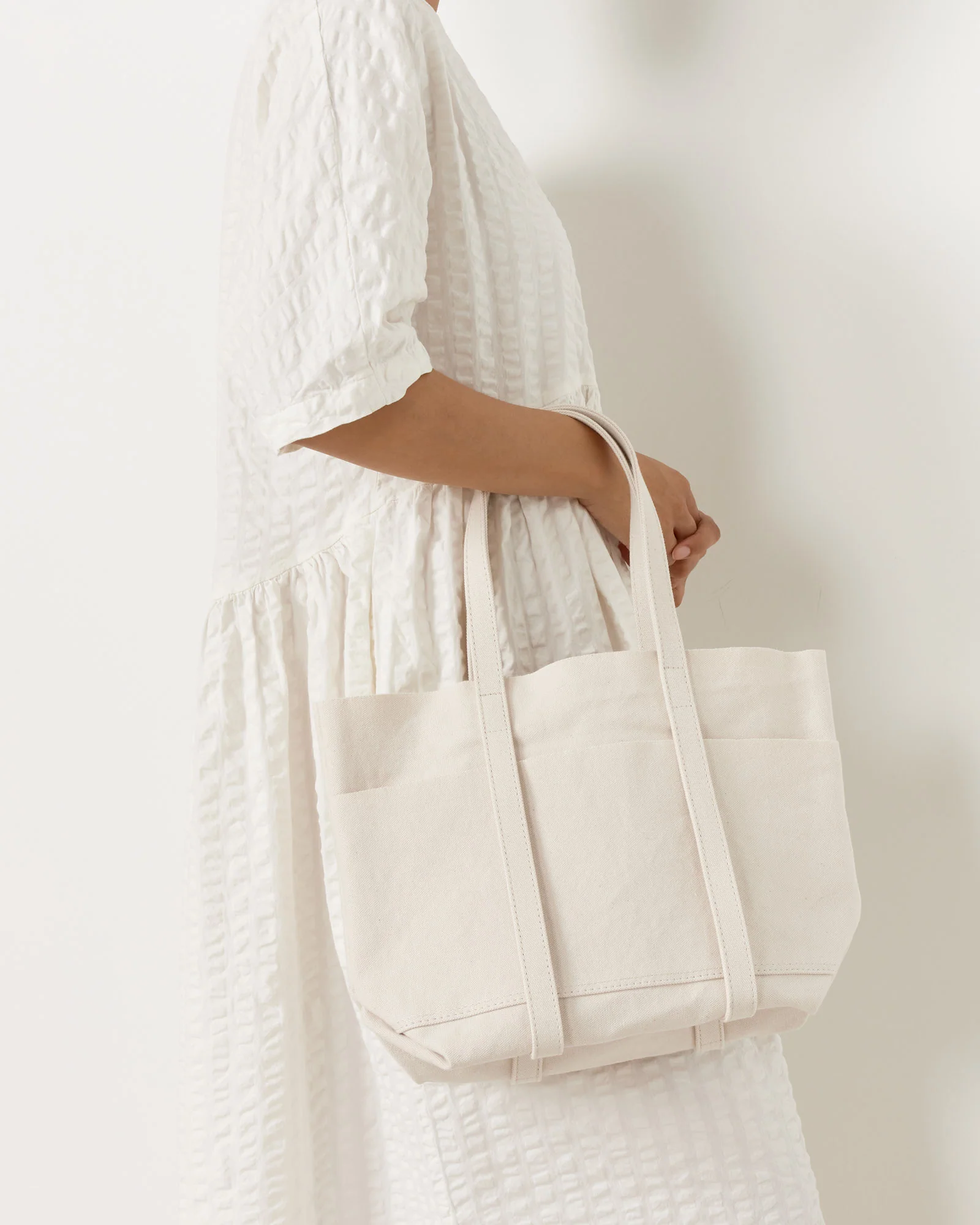 Washed Canvas 6 Pocket Tote Bag in White Small - Image 2