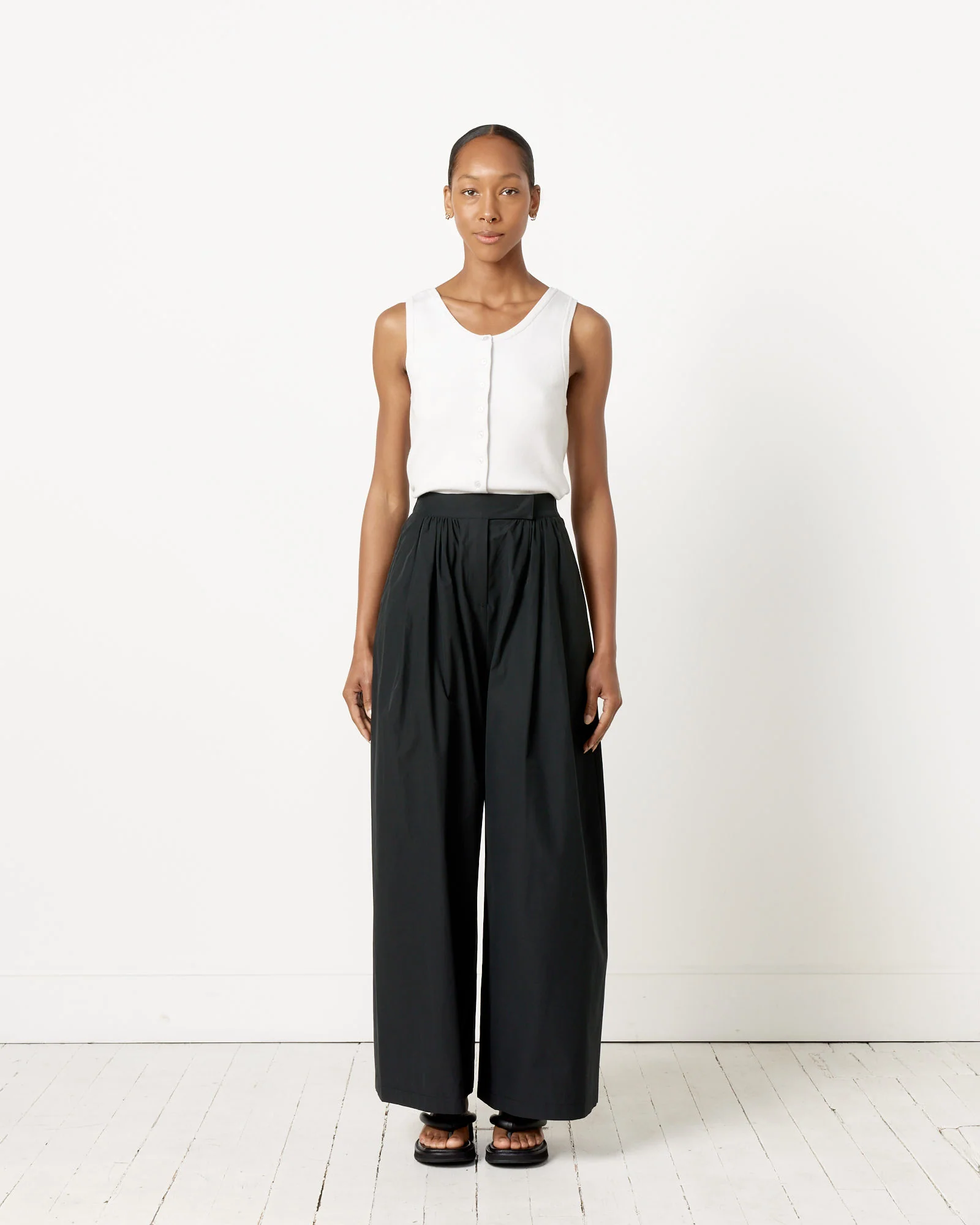 Button U-Neck Vest in Light Grey - Image 2