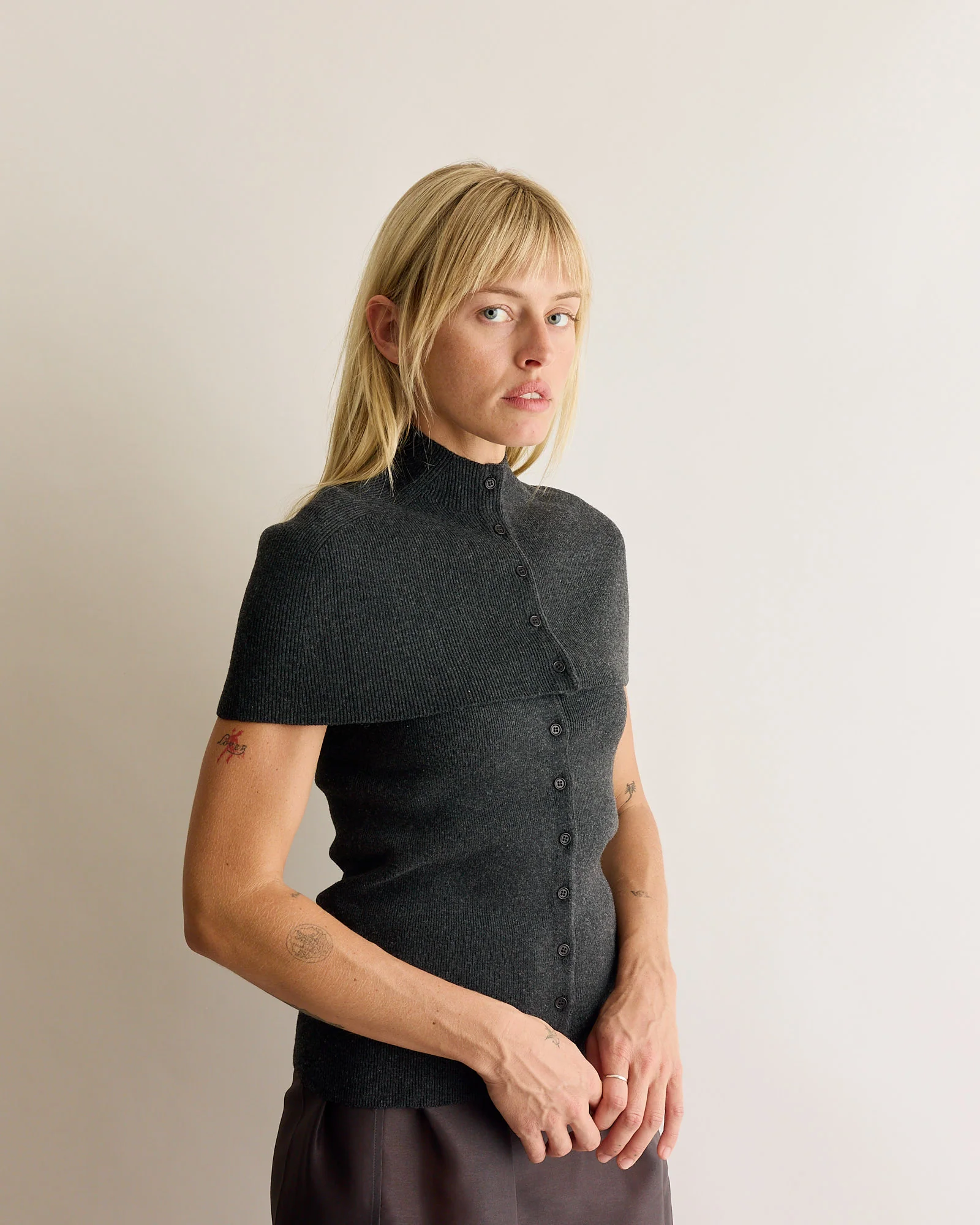 Cape Top & Bandeau Set in Charcoal - Image 2