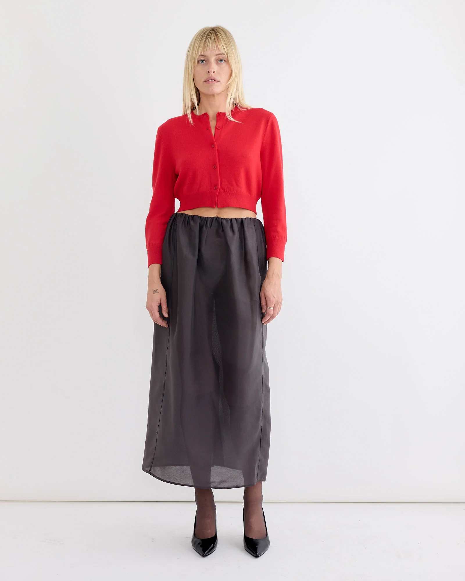 Round Neck Crop Cardigan in Red - Image 2