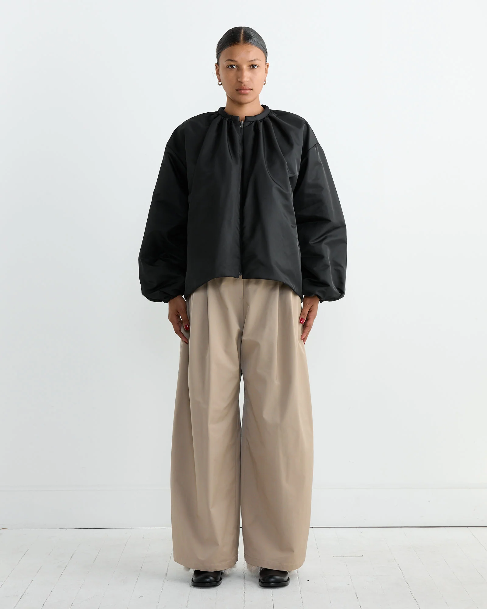 Two Tuck Balloon Pant in Beige - Image 2