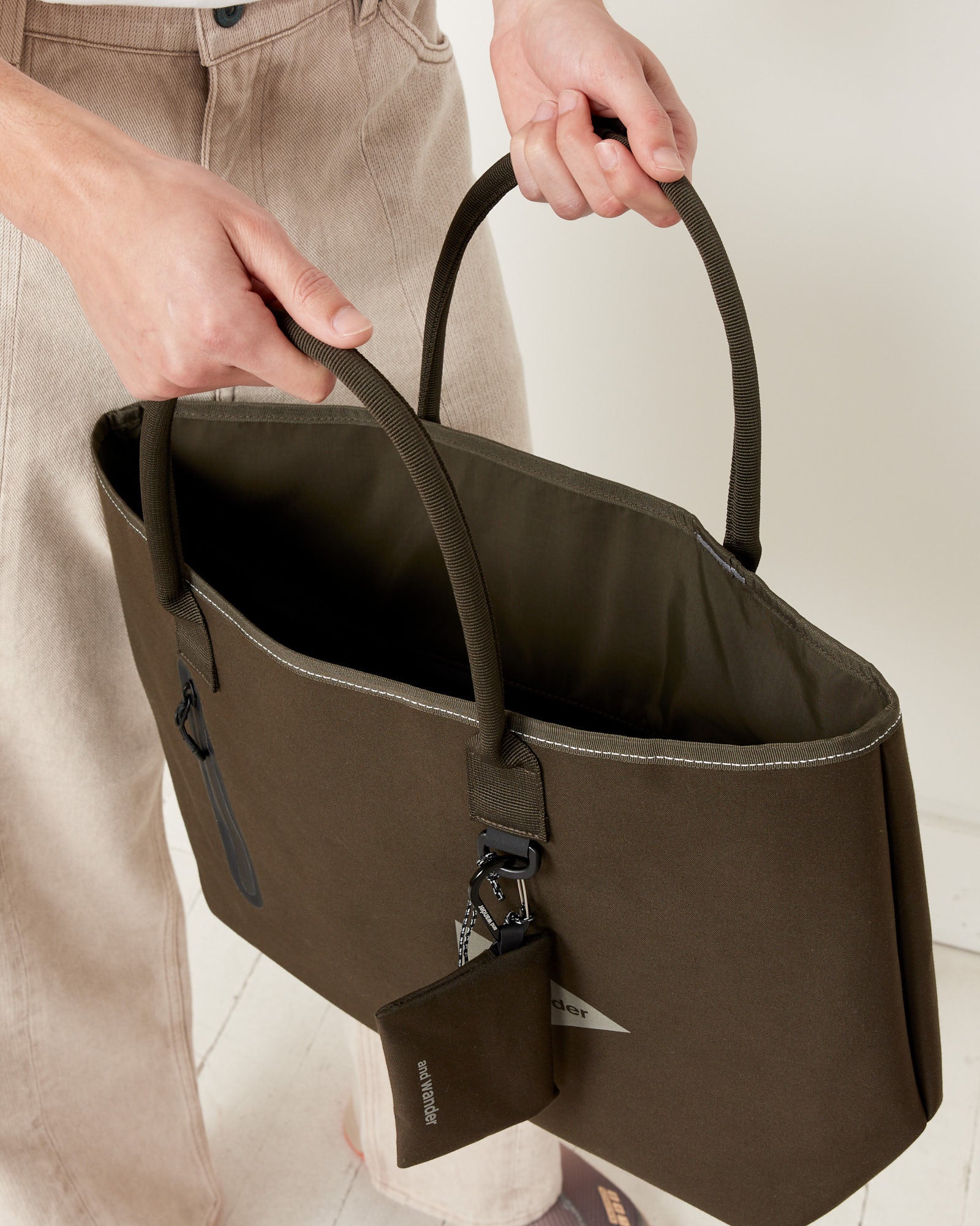 PE/CO Totebag in Dark Khaki - Image 3