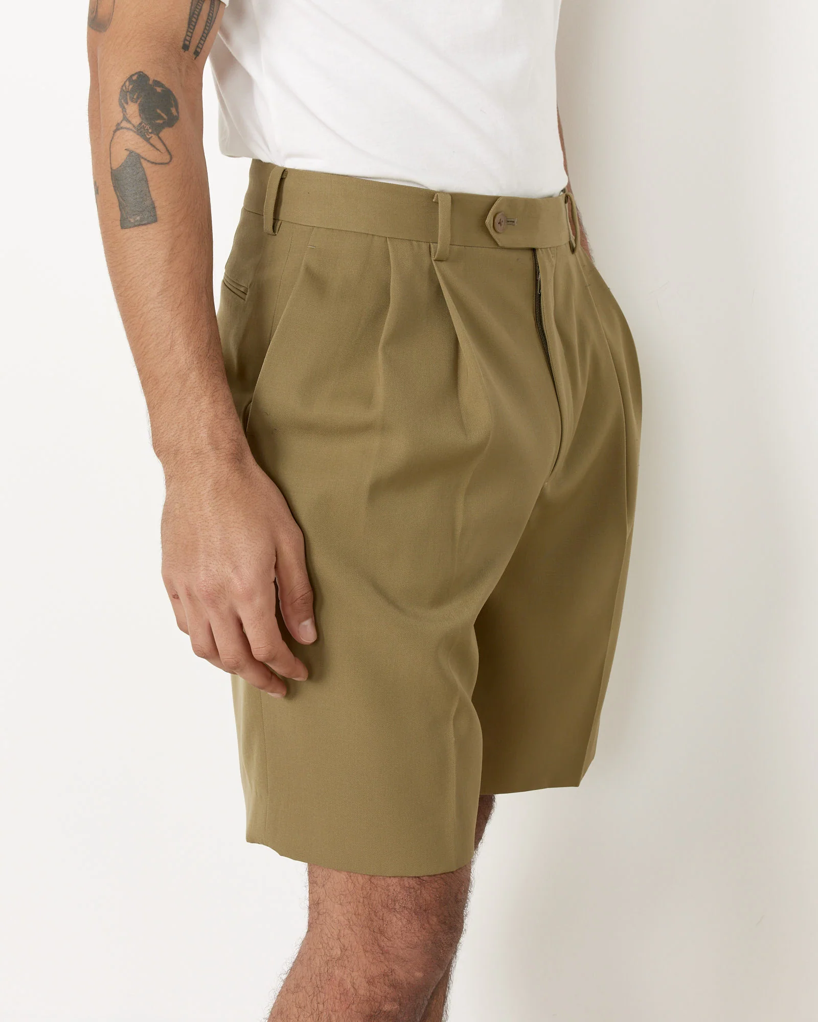 Light Wool Gardine Short in Khaki - Image 3