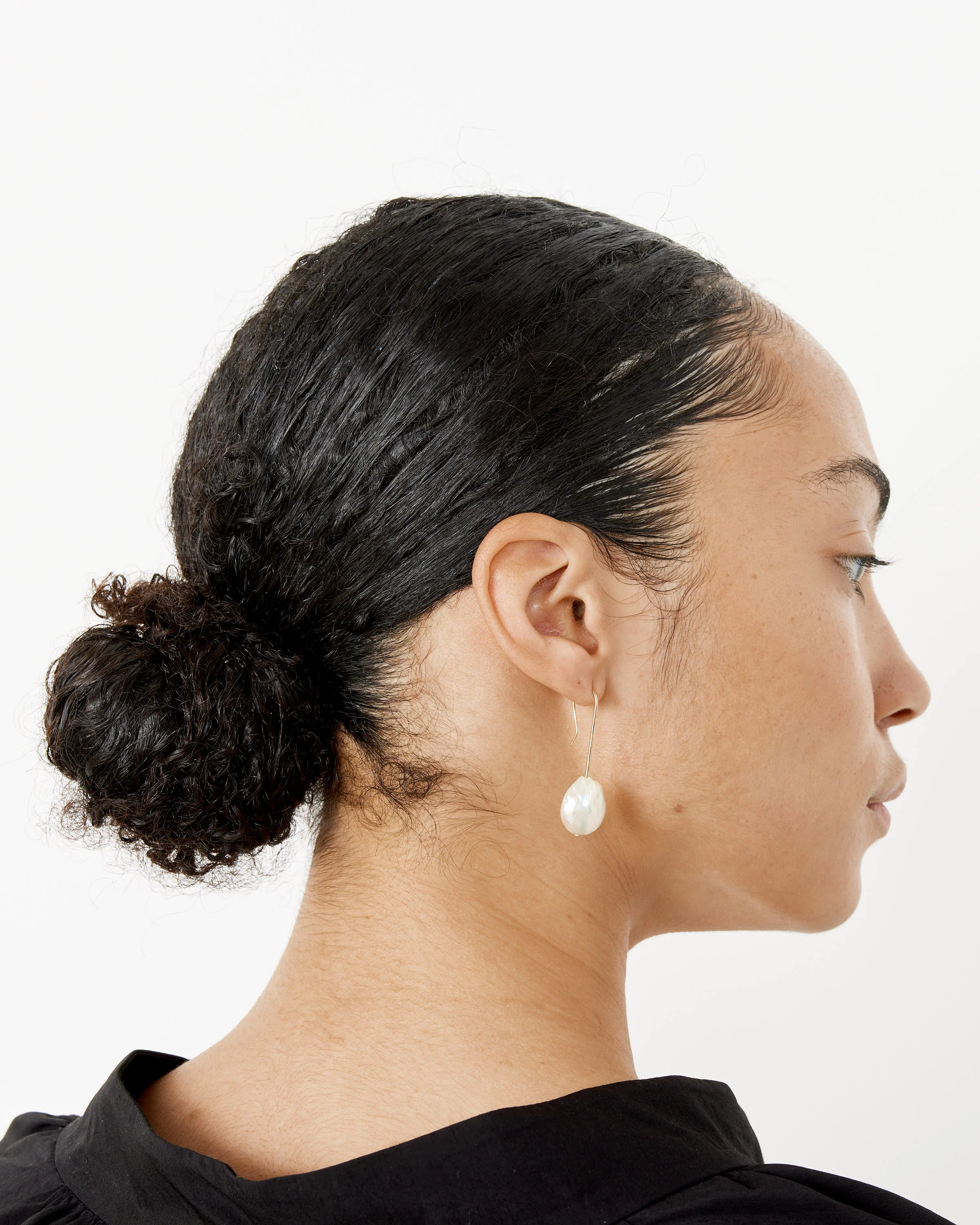 Baroque Earrings in Pearl - Image 6