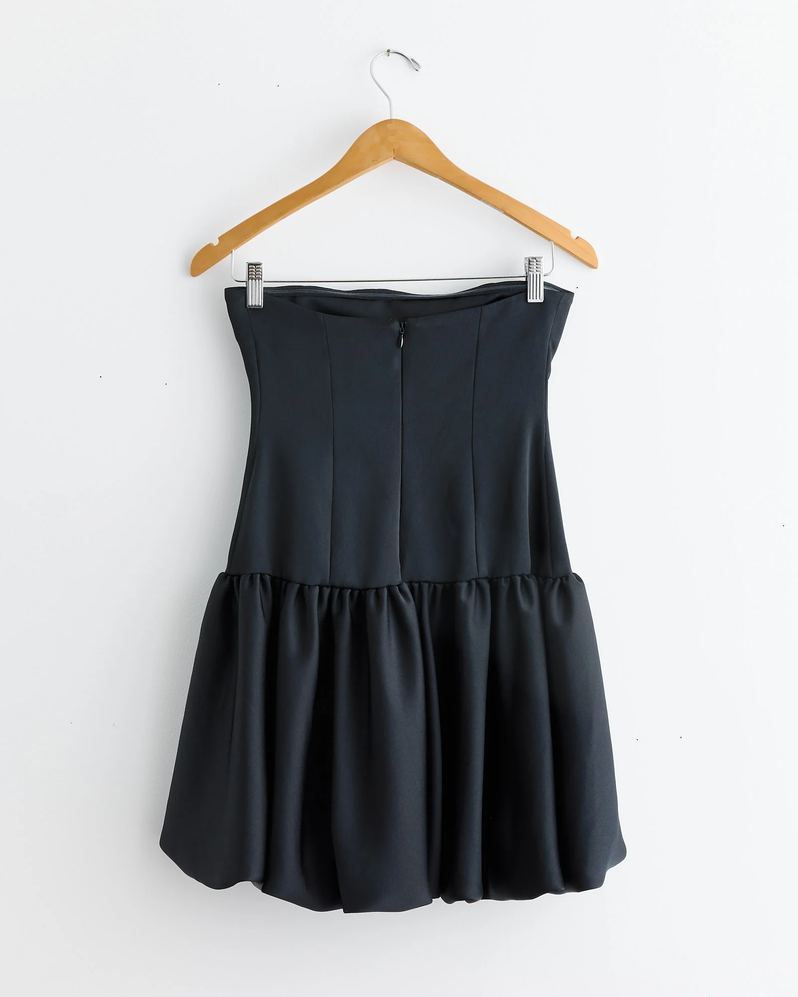 Maro Dress in Black - Image 3