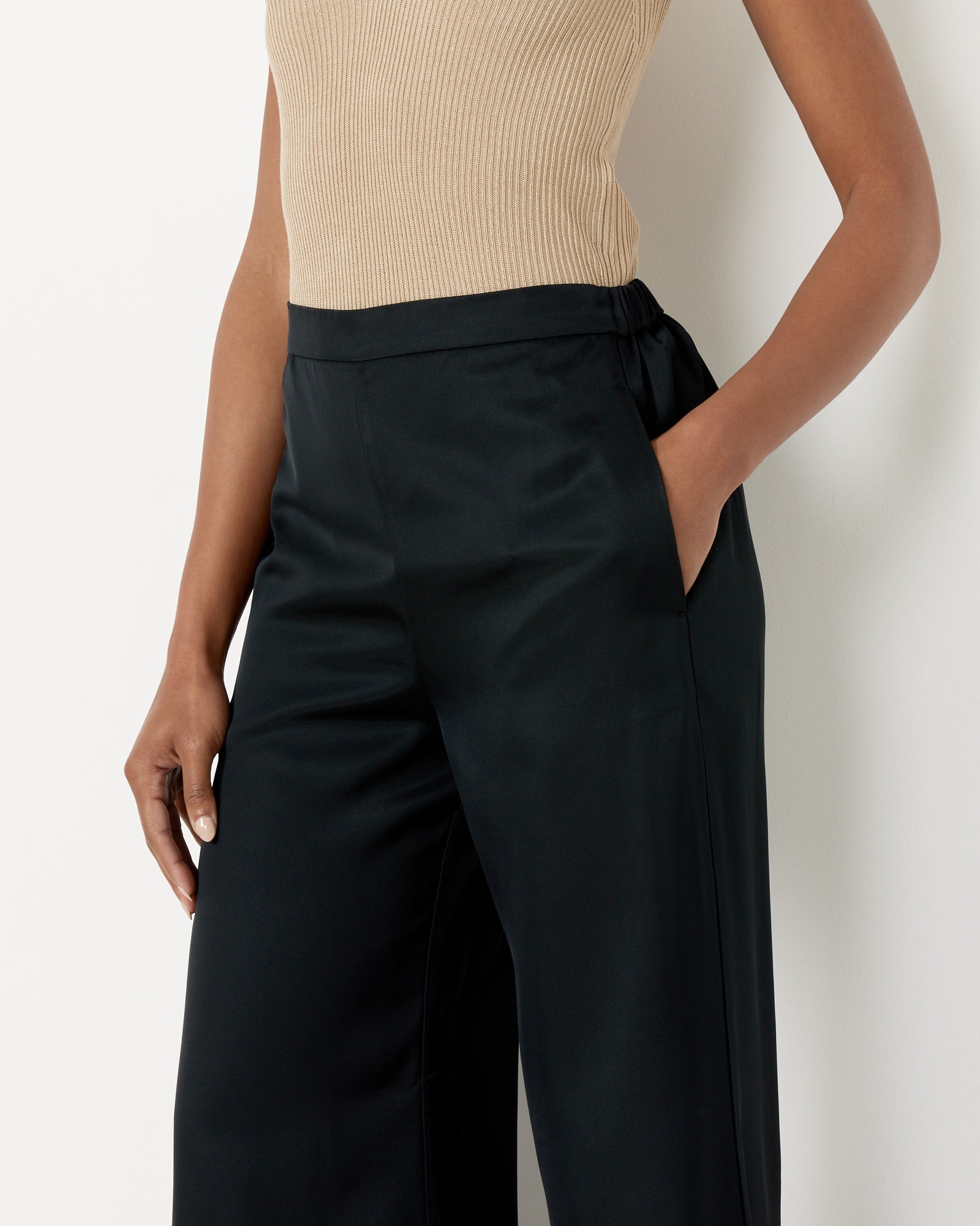 Lucee Pant in Black - Image 4