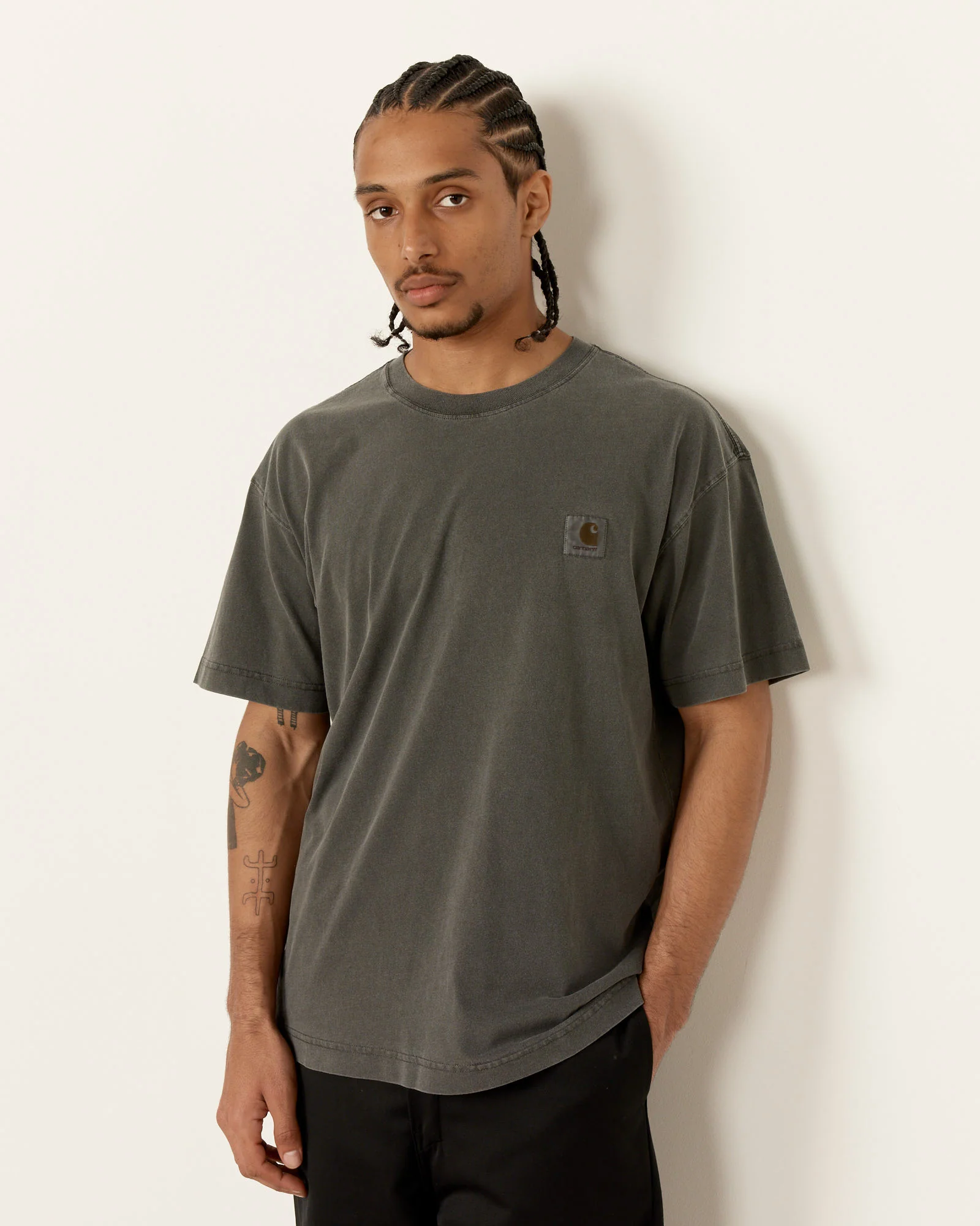 Nelson T-Shirt in Charcoal - Image 4