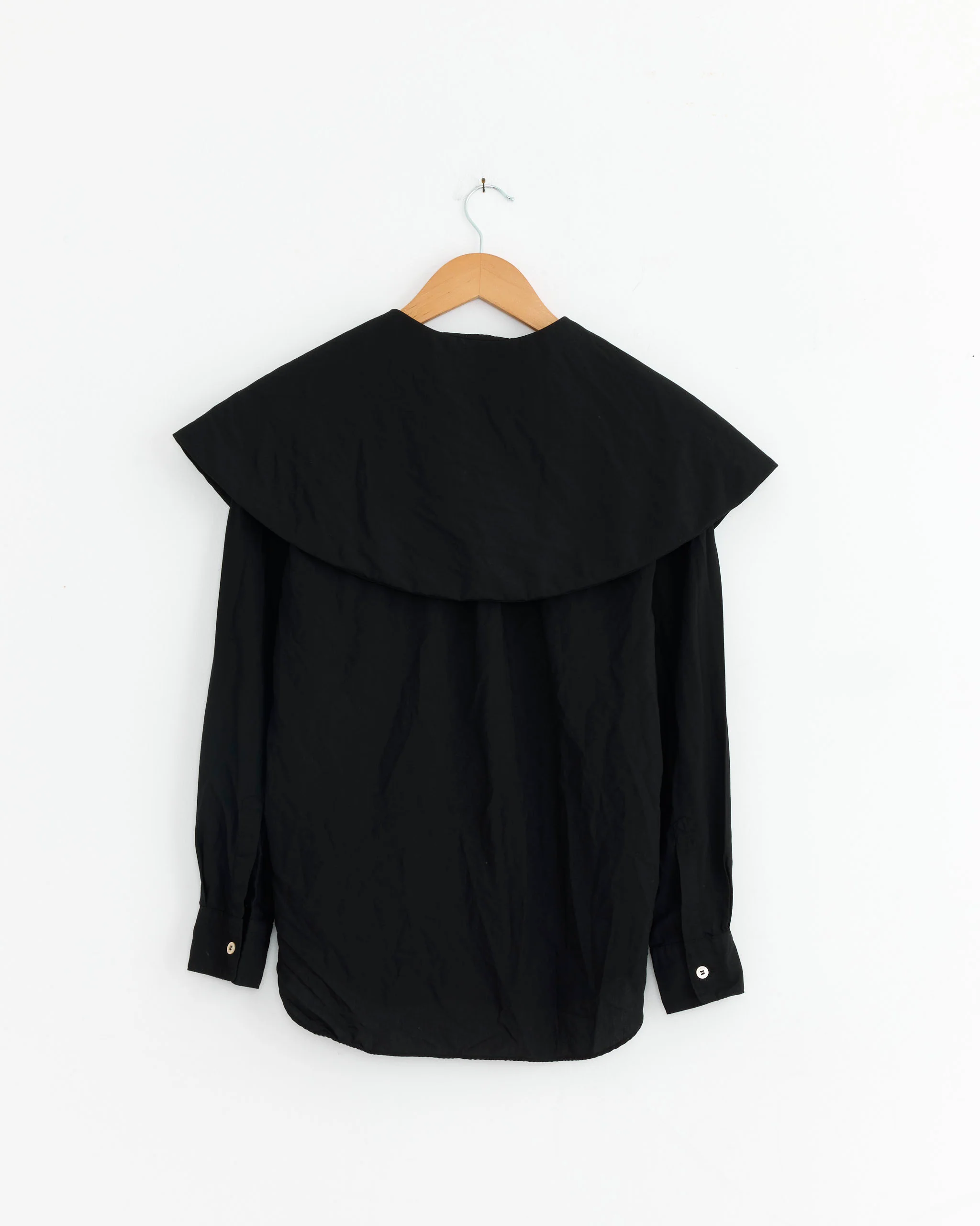B016 Blouse in Black - Image 3