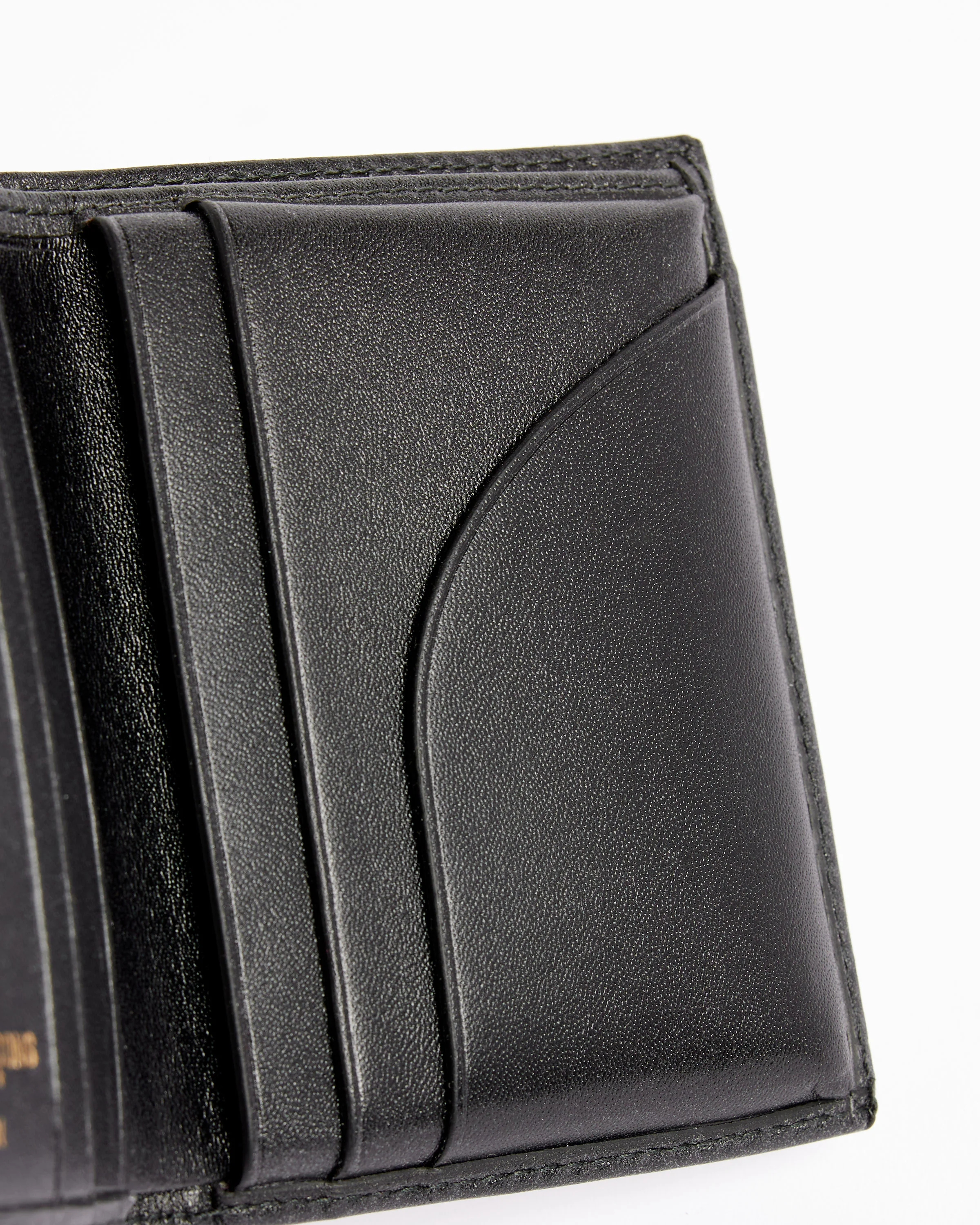 Classic Bifold Wallet in Black - Image 4