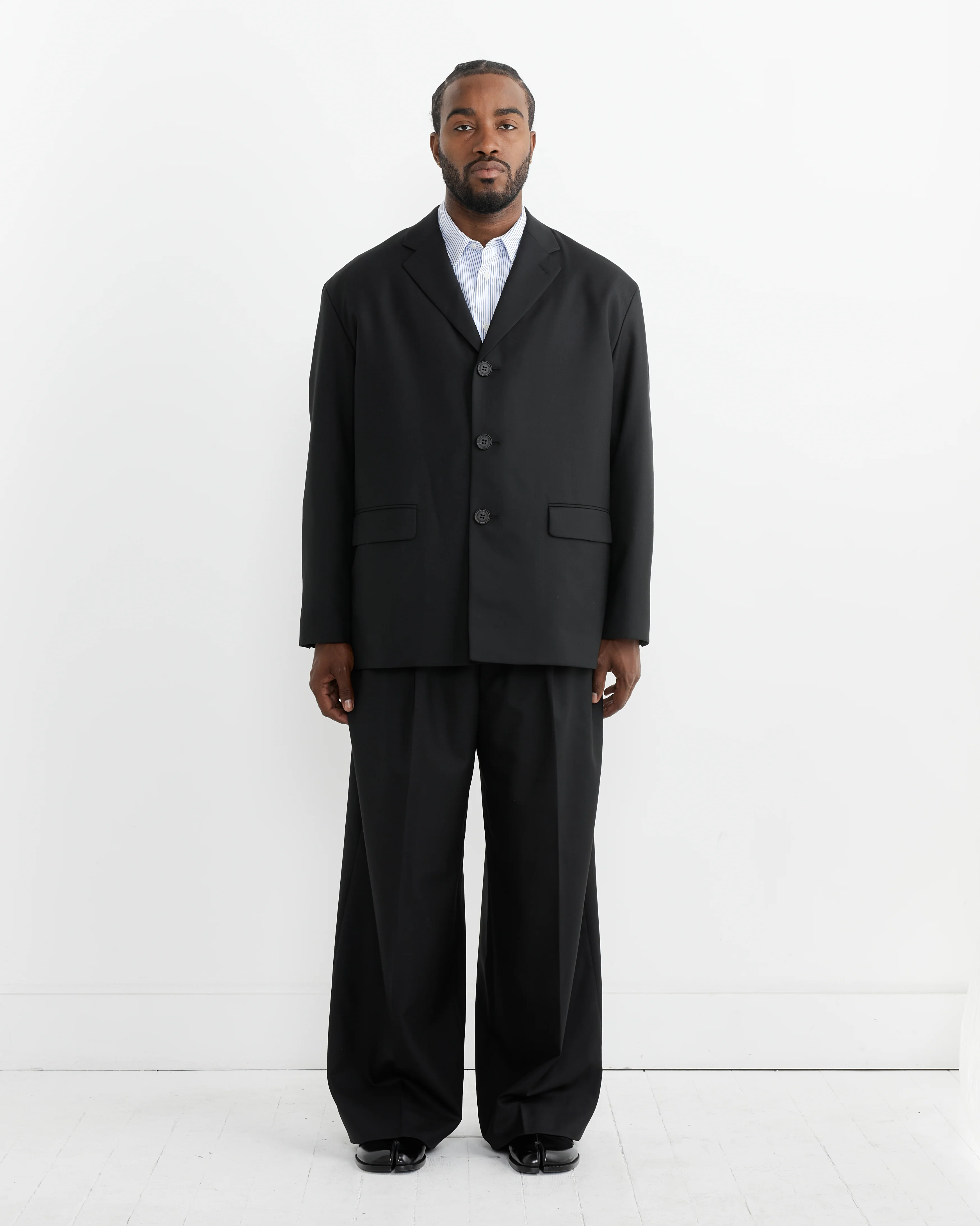 Oversized Single-Breasted Jacket in Black - Image 2