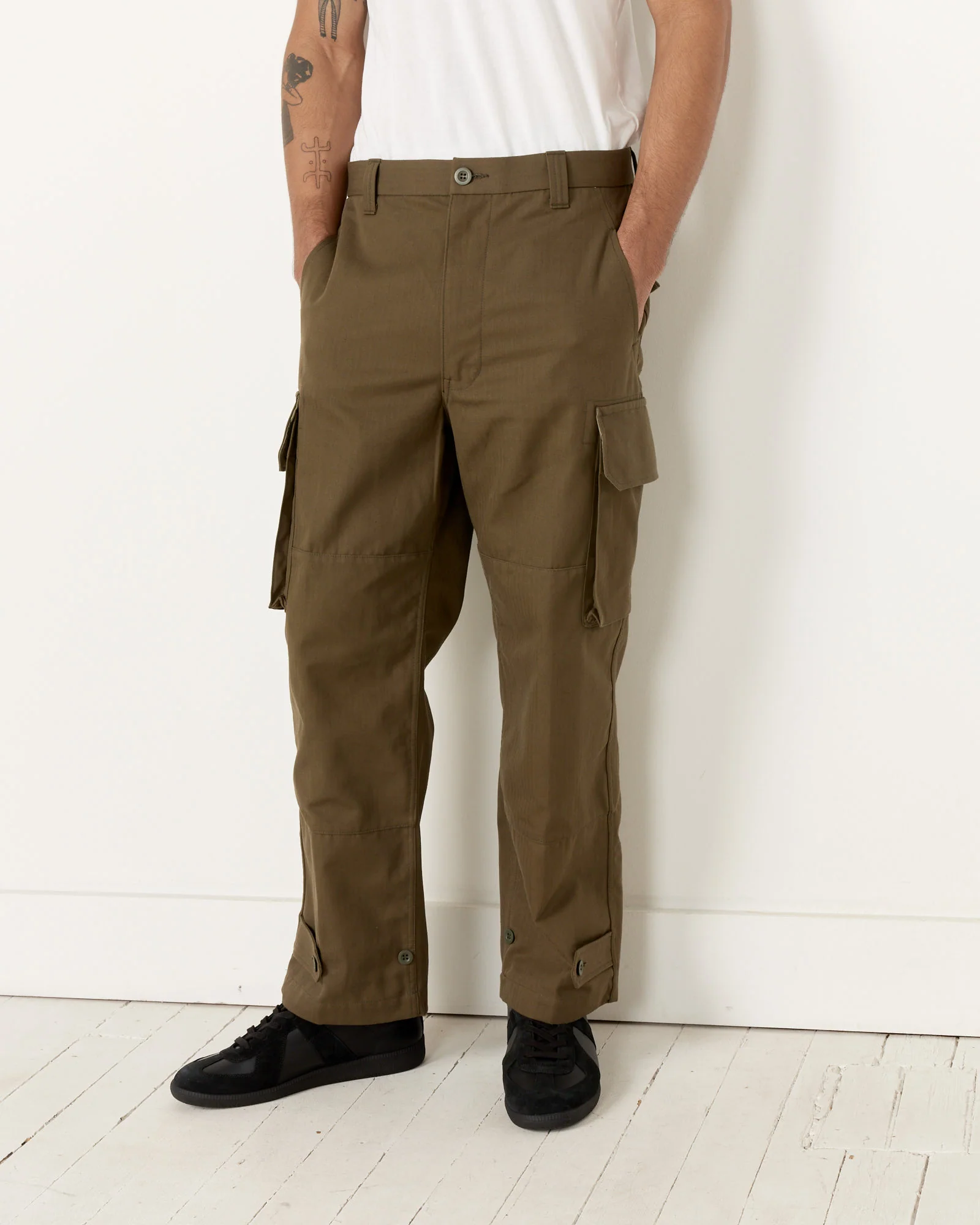 Pant in Olive - Image 2
