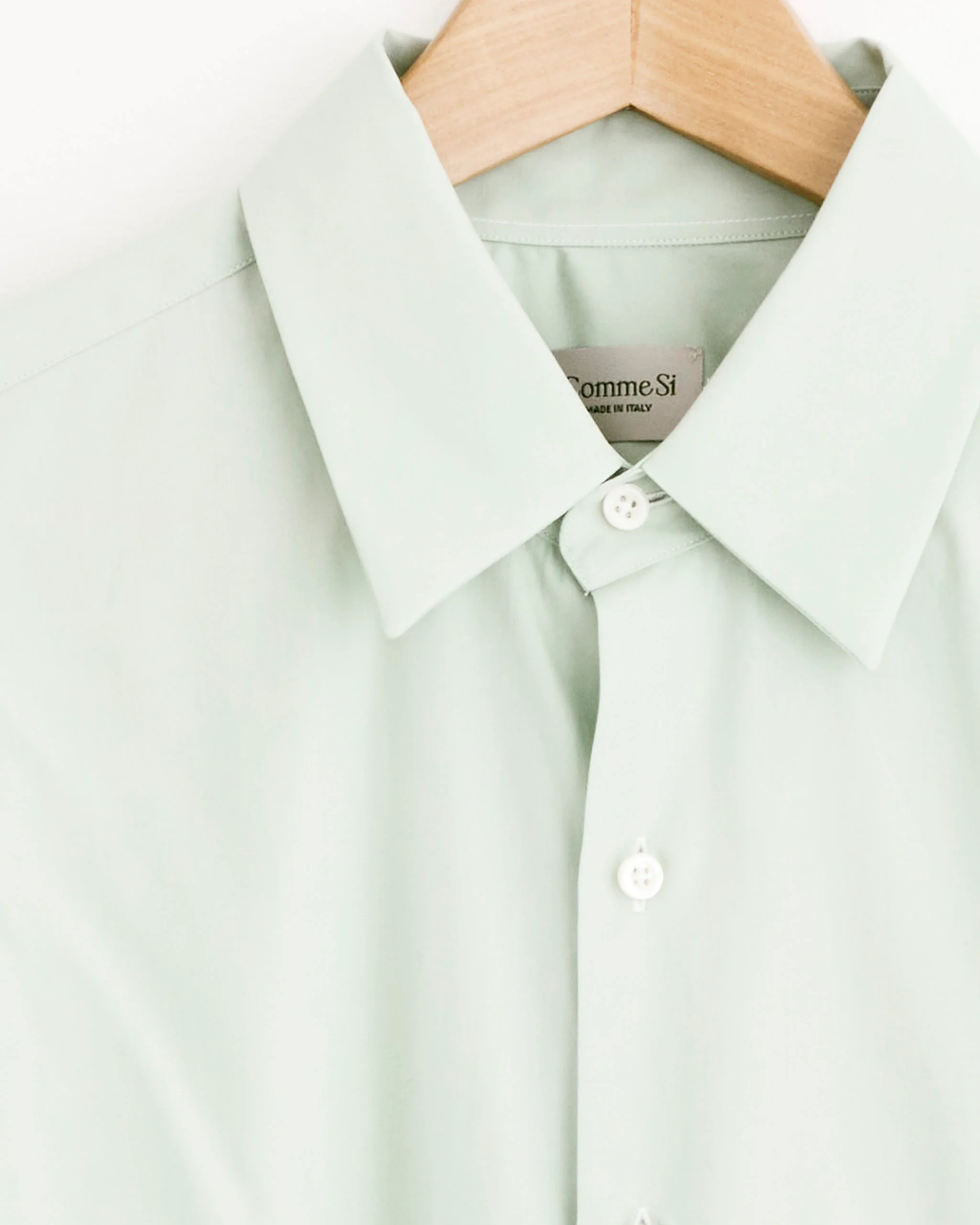 La Shirt Classica in Sage - Image 3