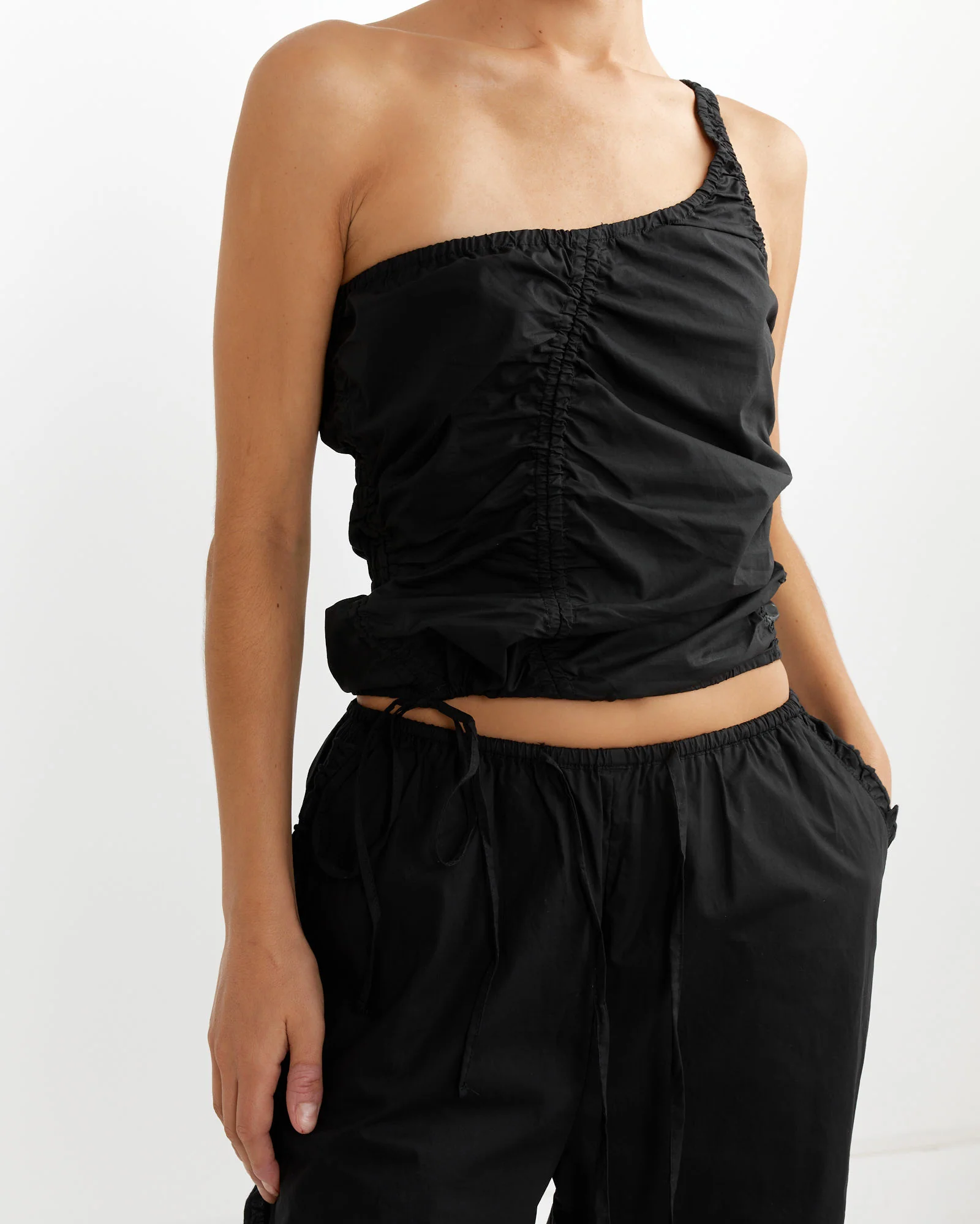Scrunchie Top in Black - Image 3