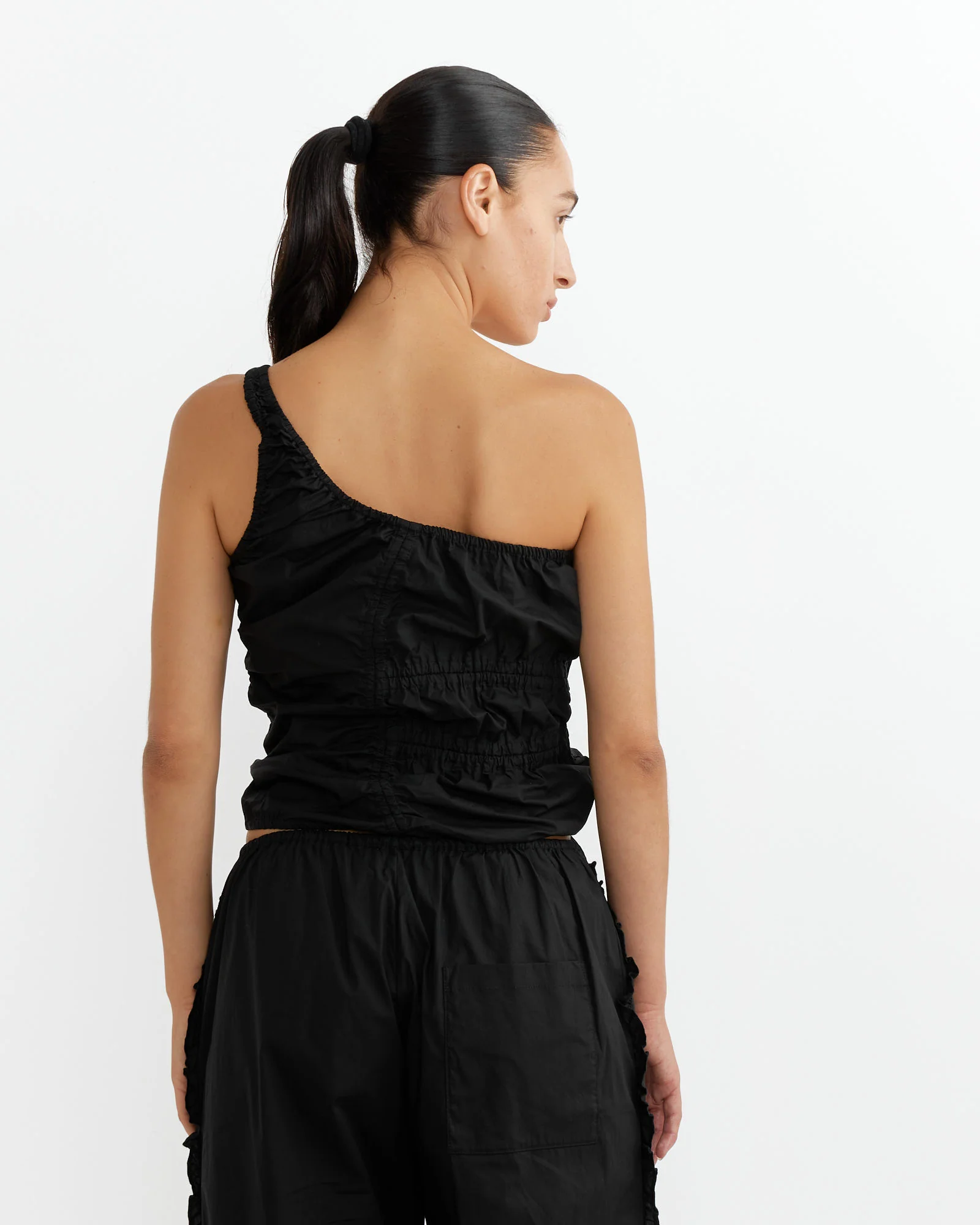 Scrunchie Top in Black - Image 4