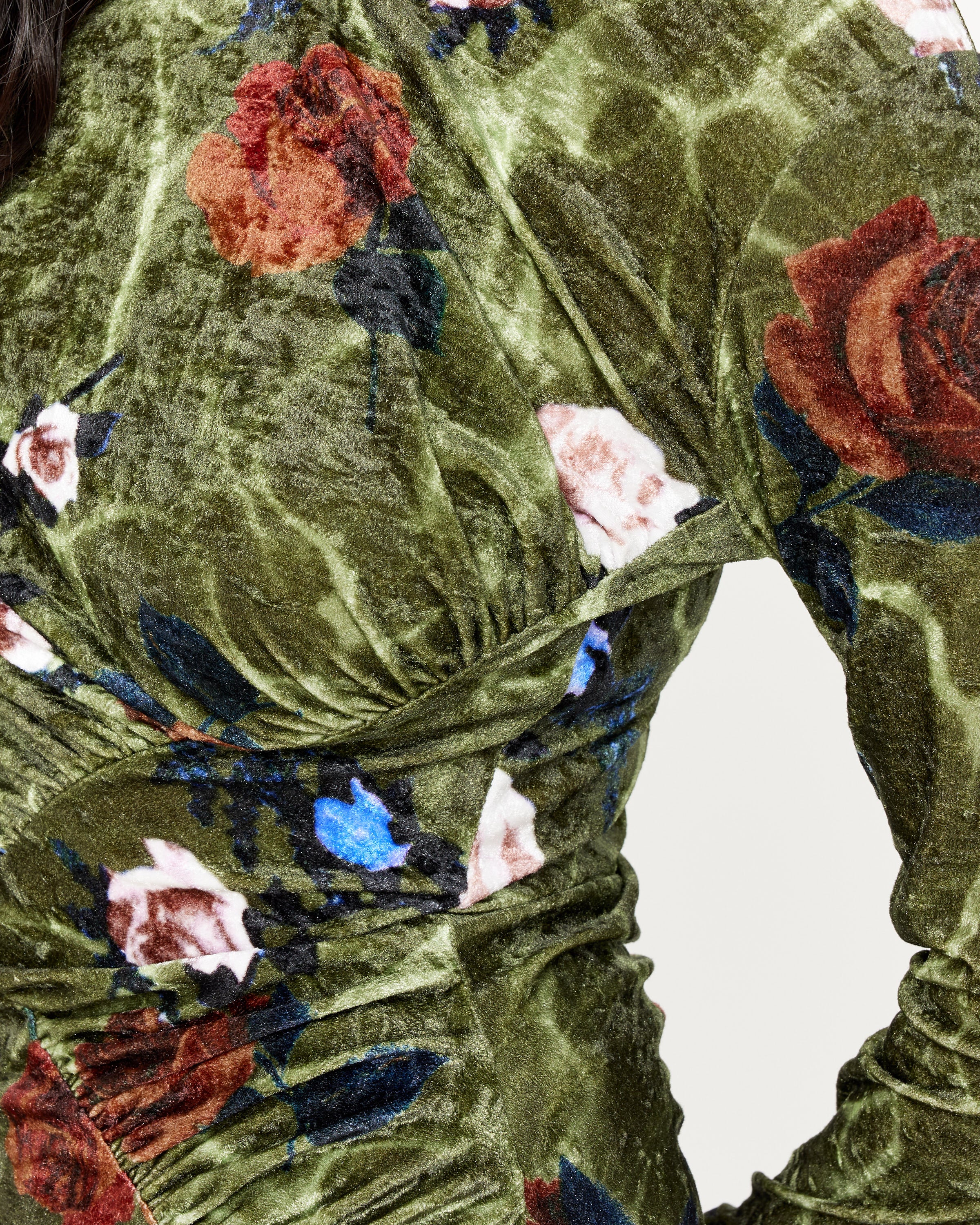 Rose Print Turtleneck - Image 5