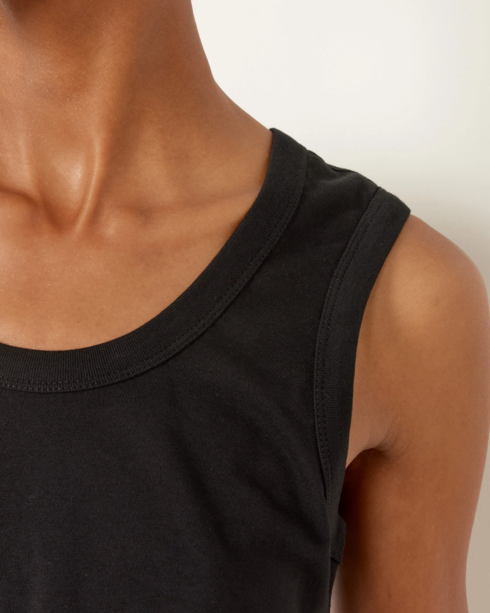 Cropped Tank Top in Black - Image 2