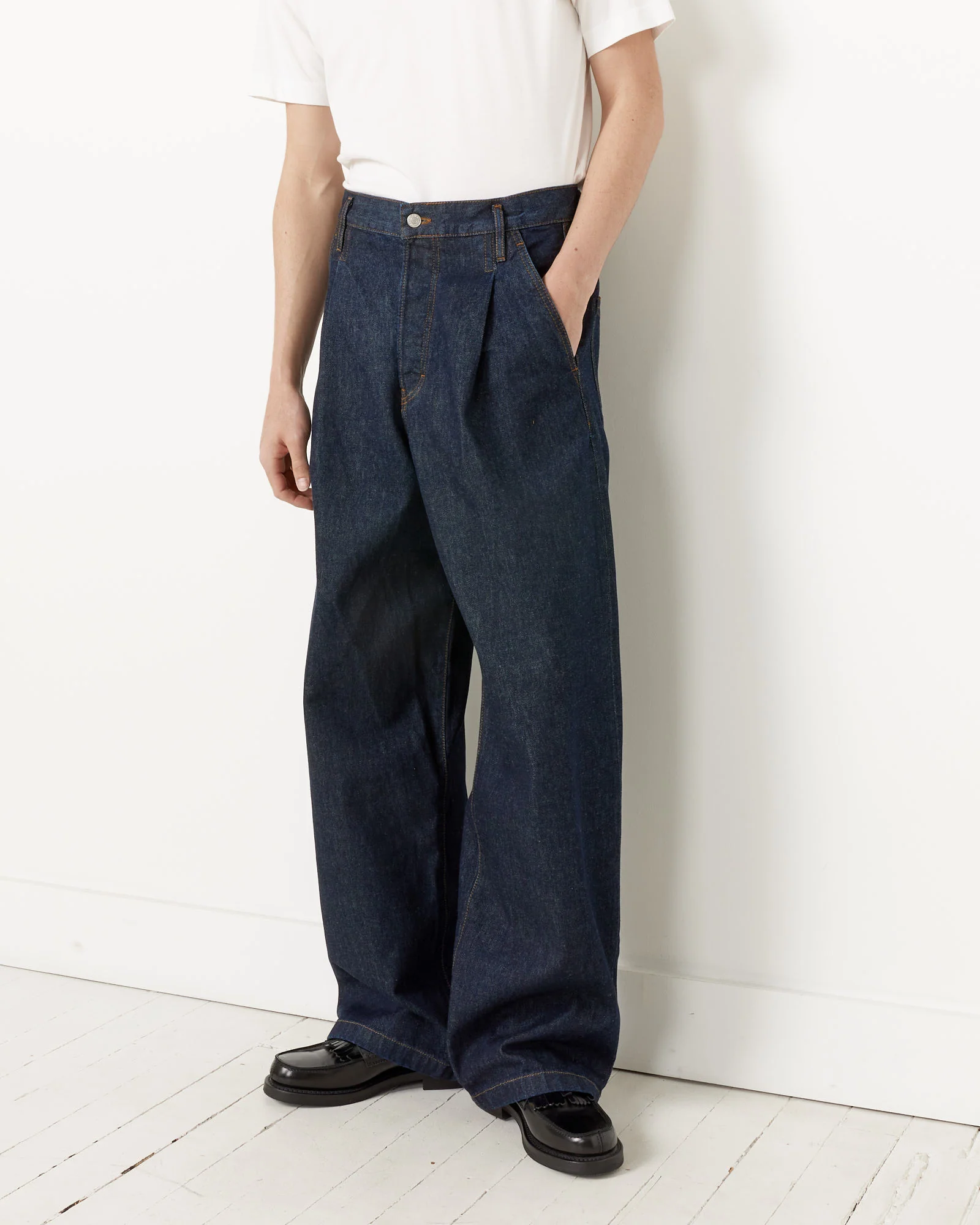 Wide Leg Pleated Jean in Indigo - Image 4