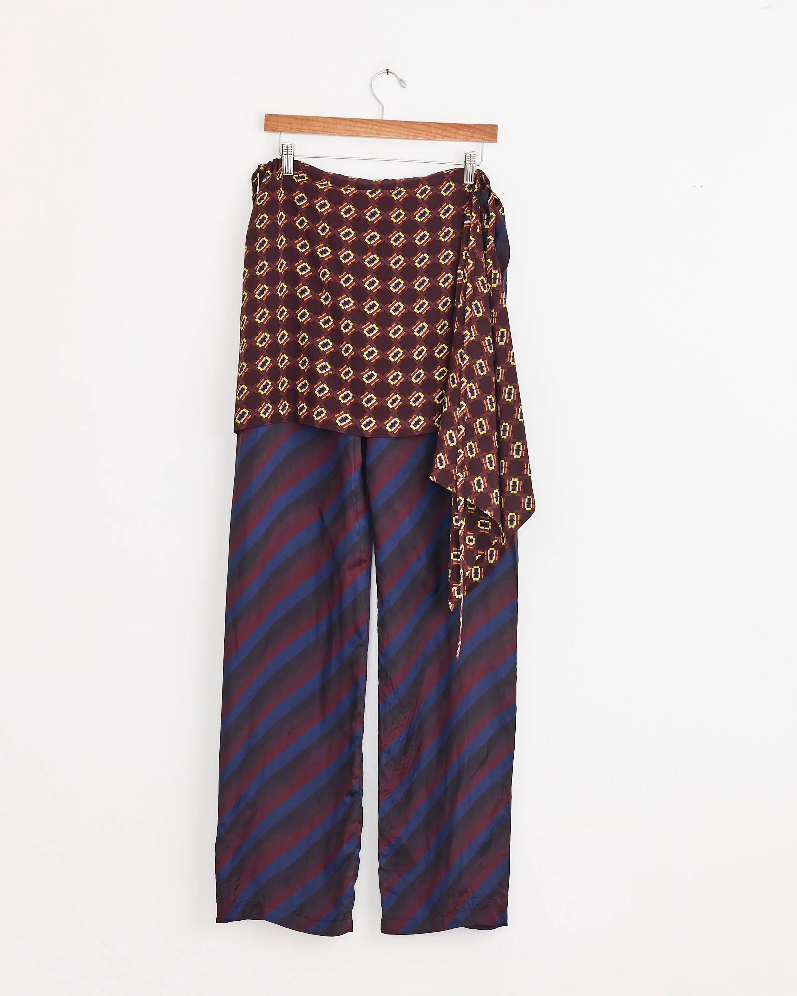 Printed Skirt Pants in Navy - Image 4