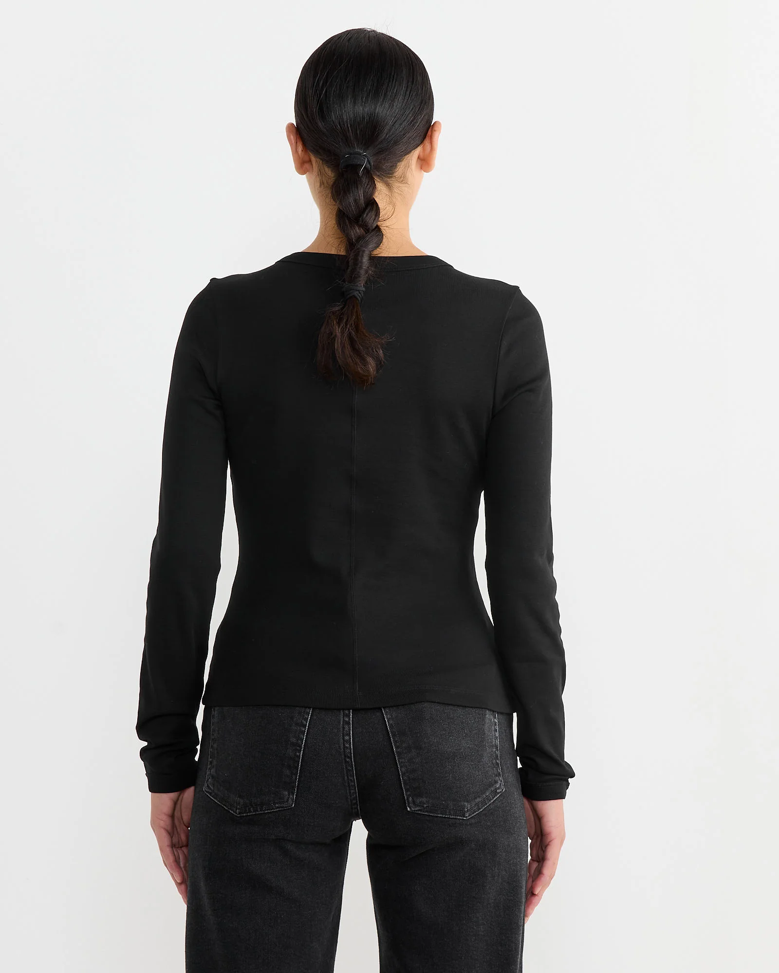 Max Tee in Black - Image 4