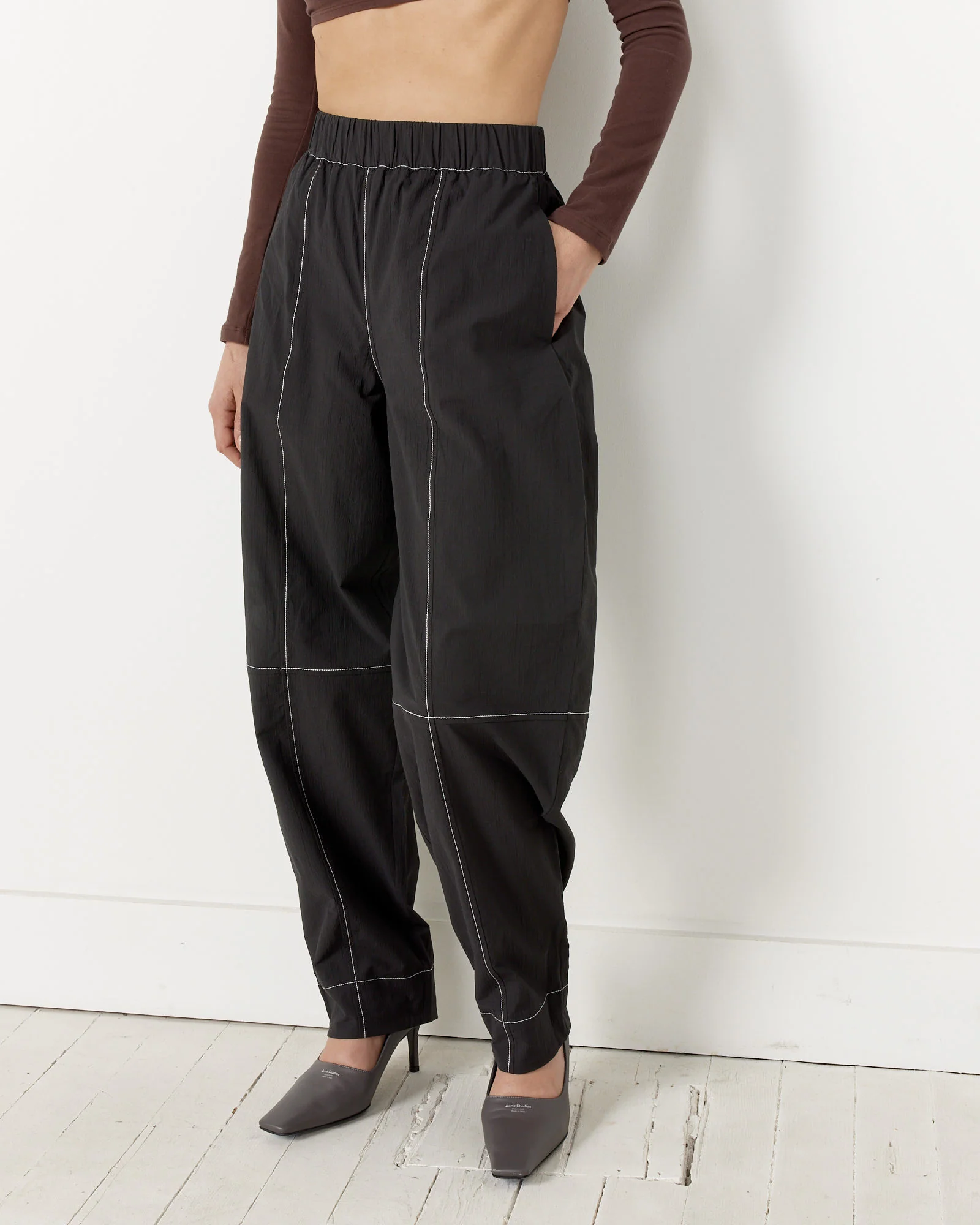 Elasticated Curve Pant in Black - Image 2