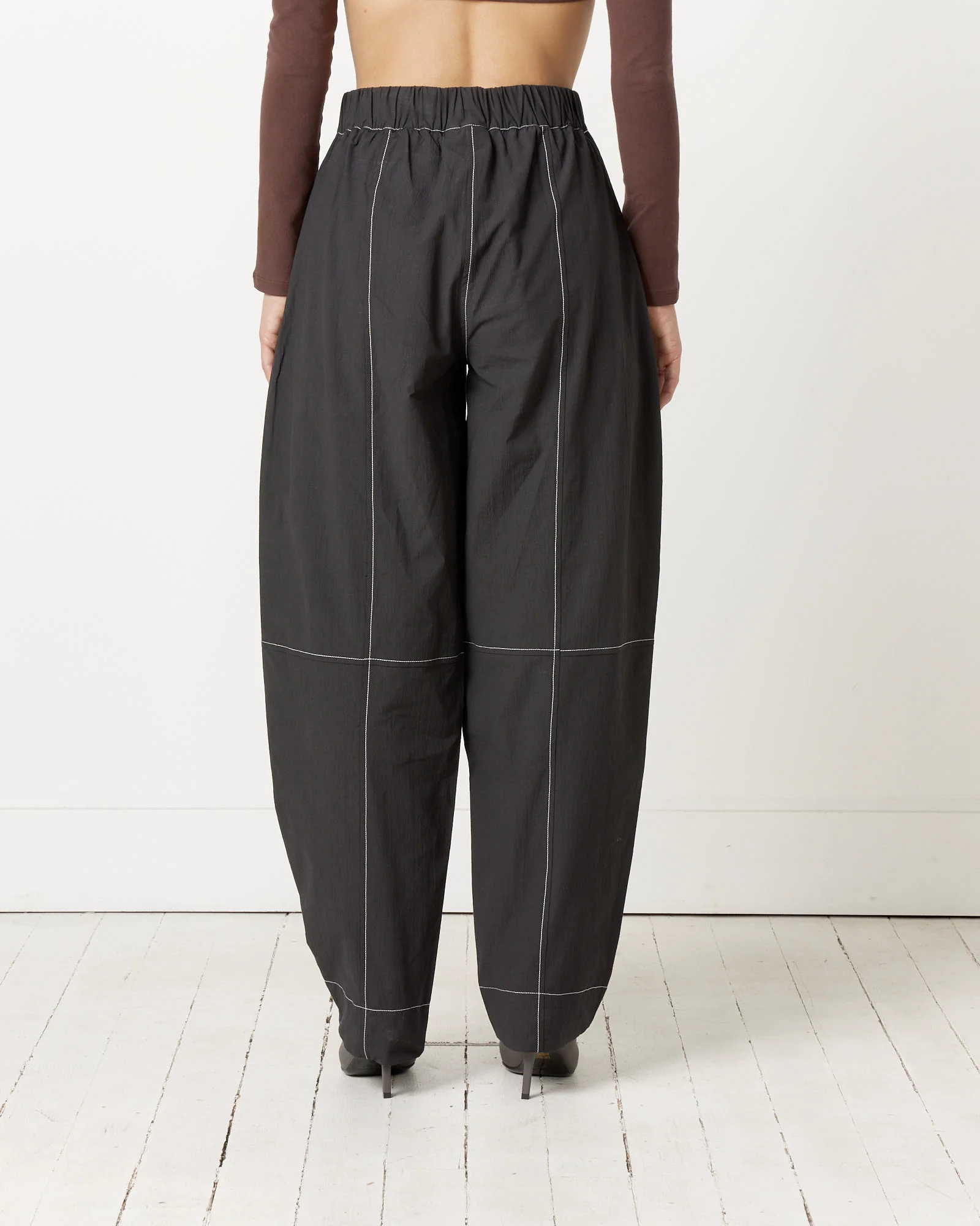 Elasticated Curve Pant in Black - Image 4