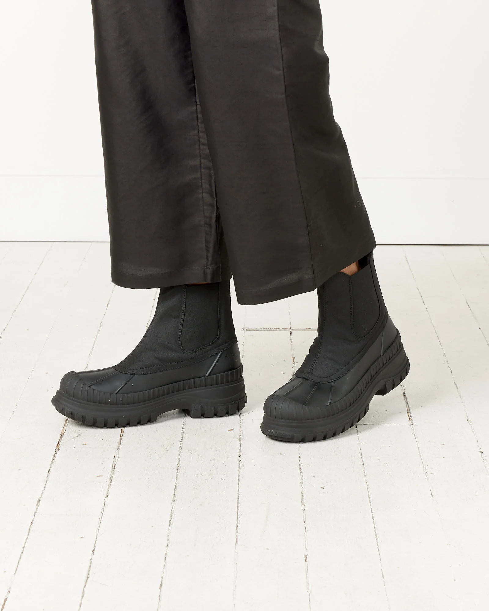 Outdoor Chelsea Boot - Image 4