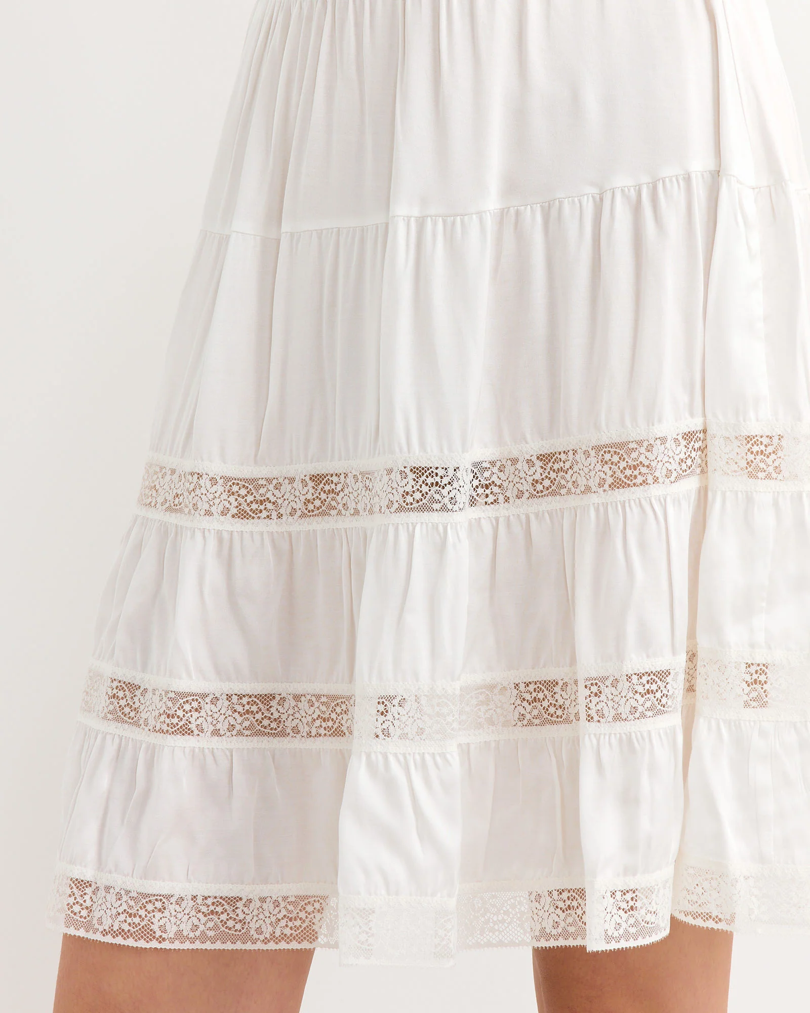 Cielo Skirt in White - Image 3