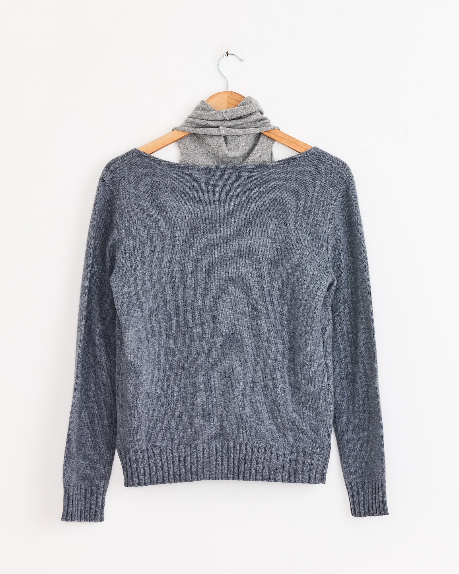 Zante Jumper in Grey - Image 3