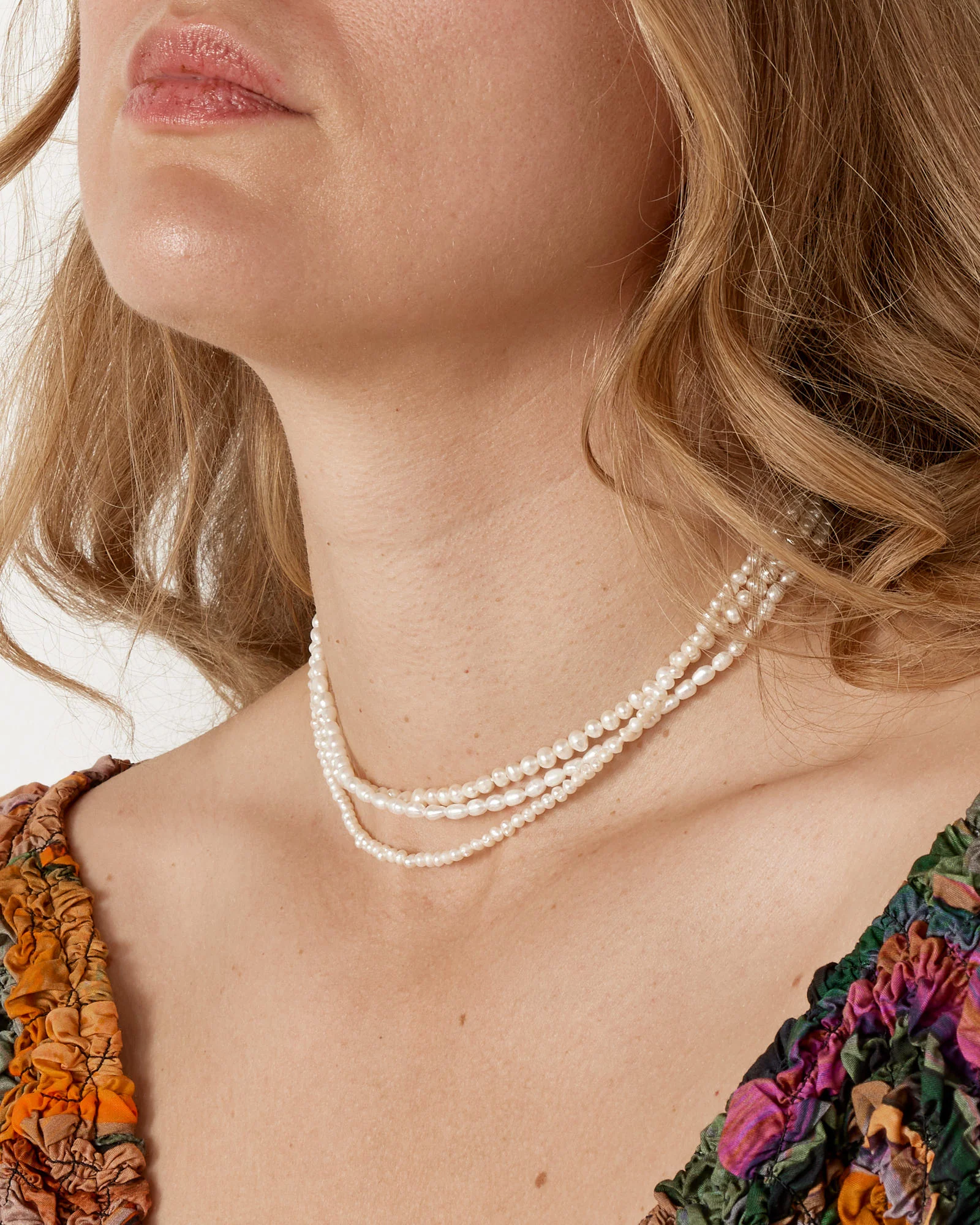Jula Necklace in Ivory/Gold - Image 2