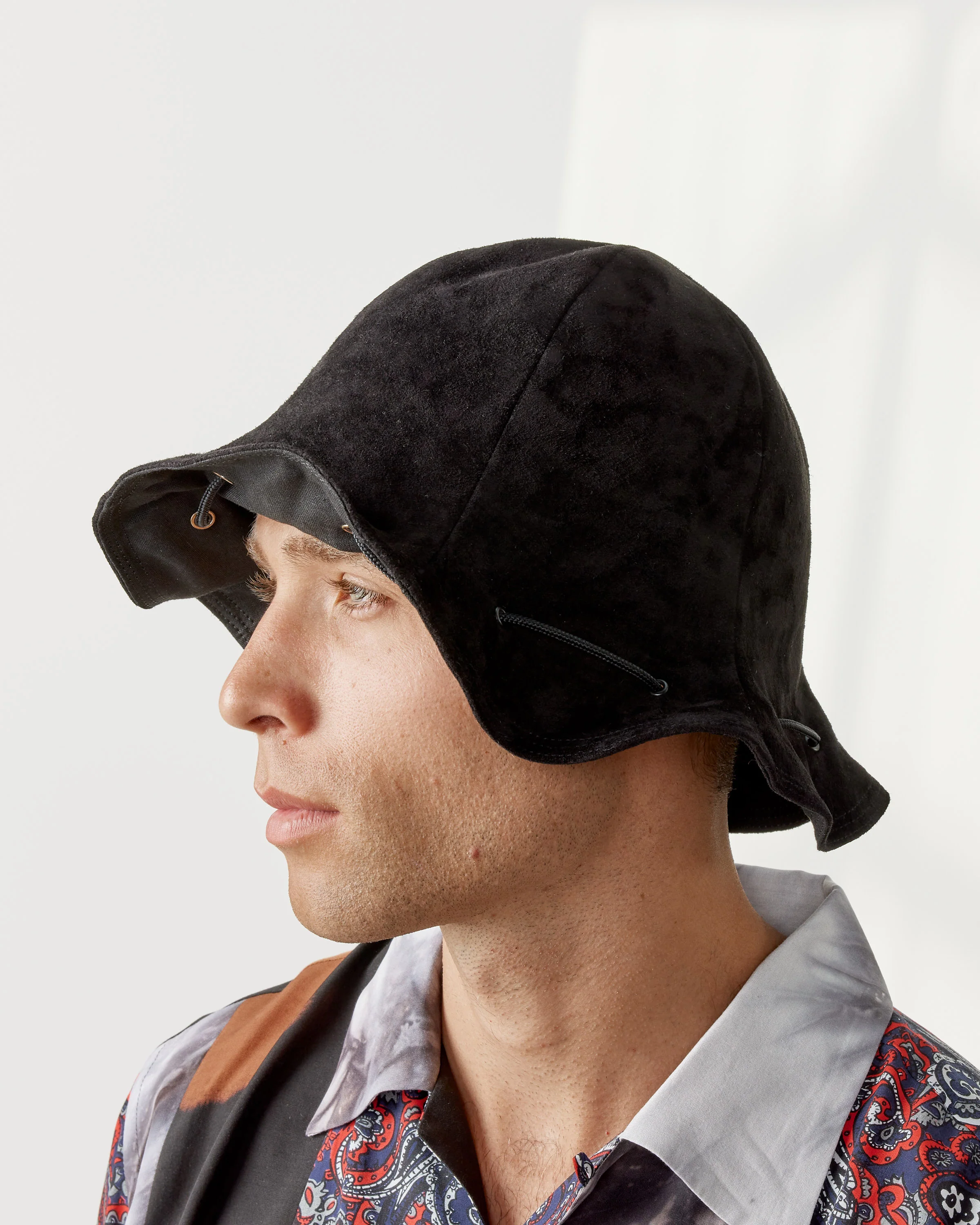 Pig Kinchaku Hat in Black - Image 2