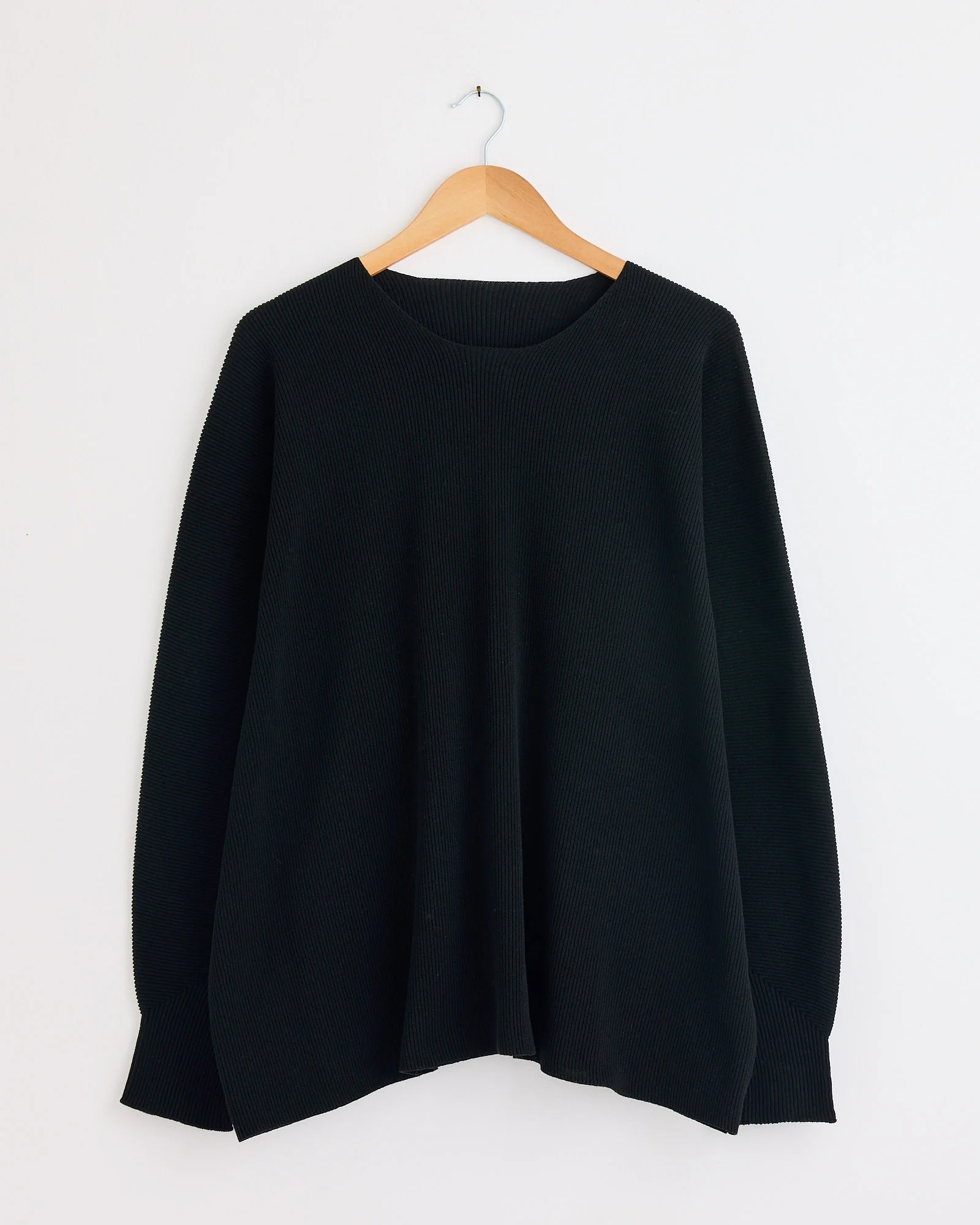 Basic N280 Knit in Black