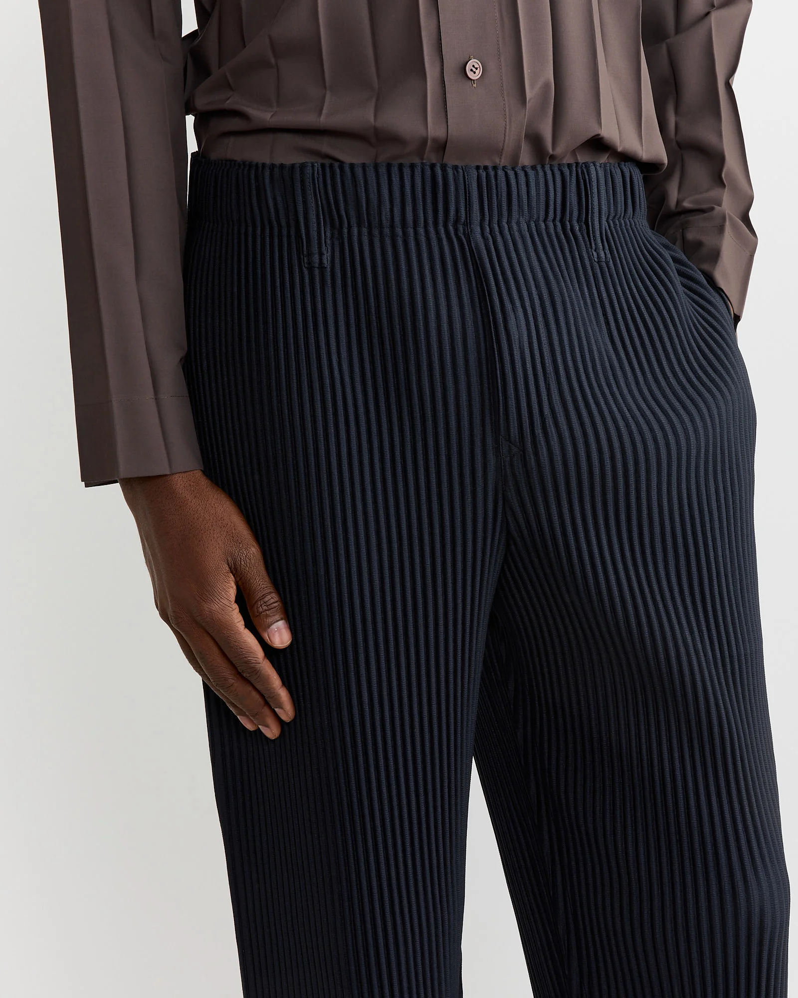Basics Pant in Navy - Image 3