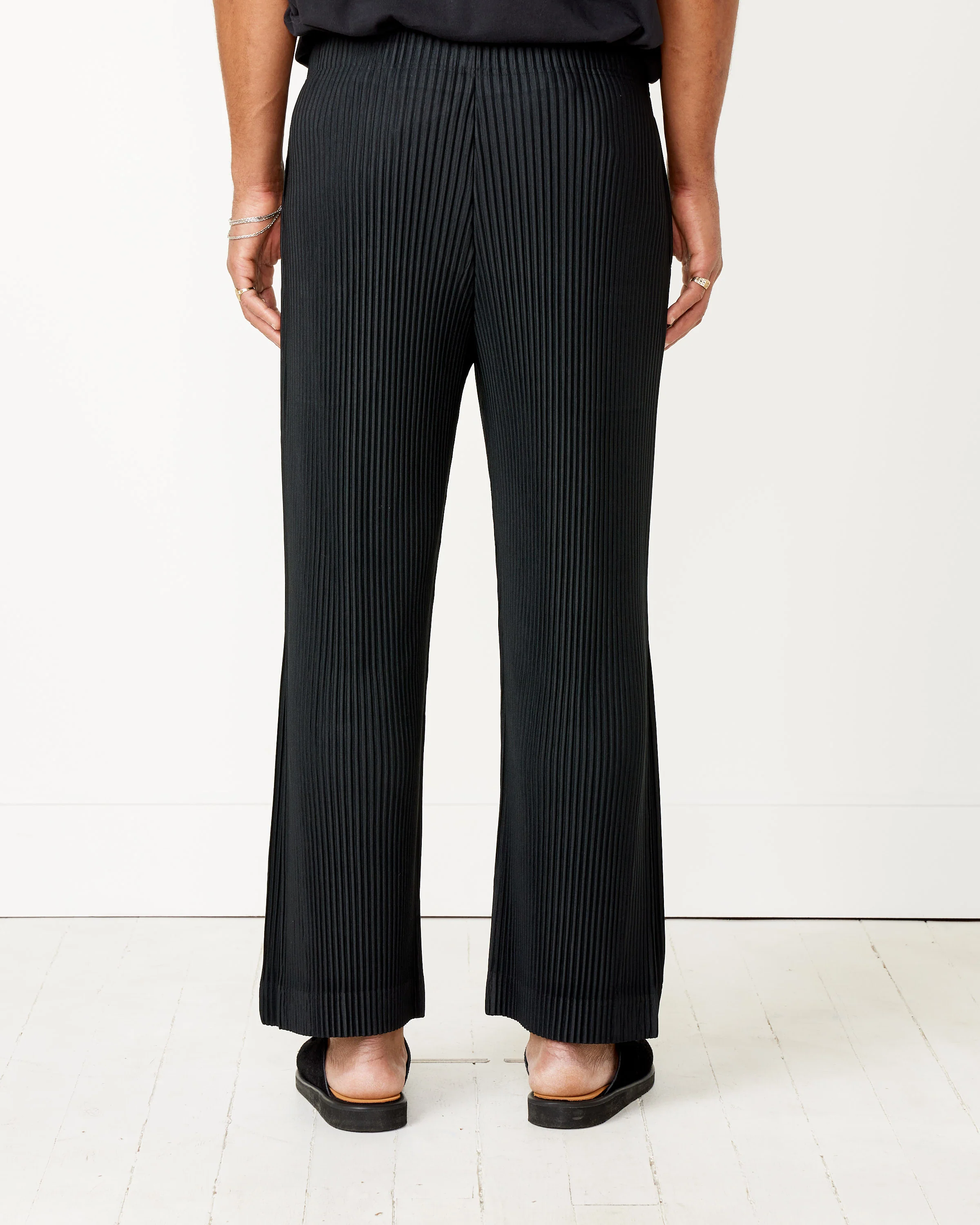 Pleats 3 Pant in Black - Image 3