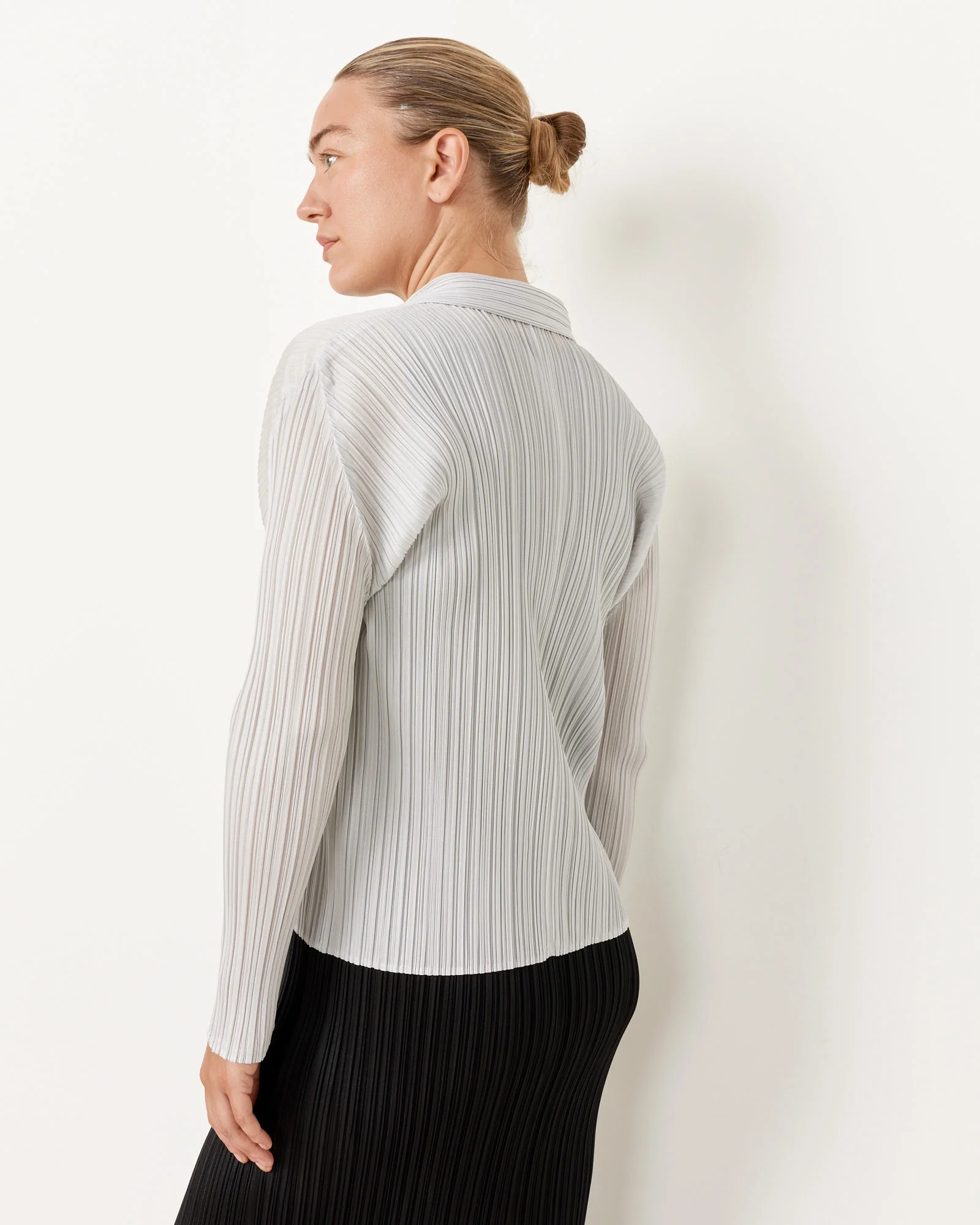 Basics Shirt in Light Gray - Image 5