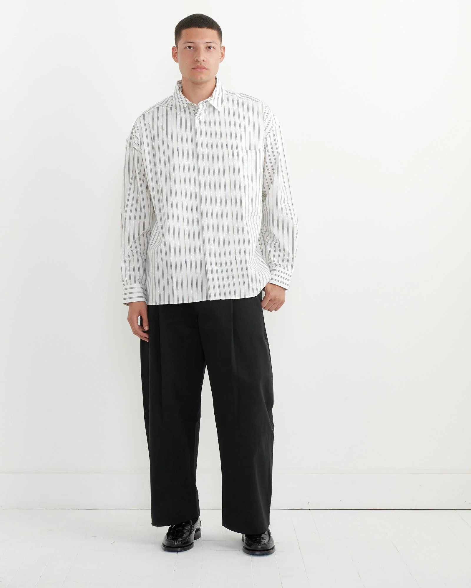 La Chemise Manches Longue Shirt in Beige Stripes - Image 2