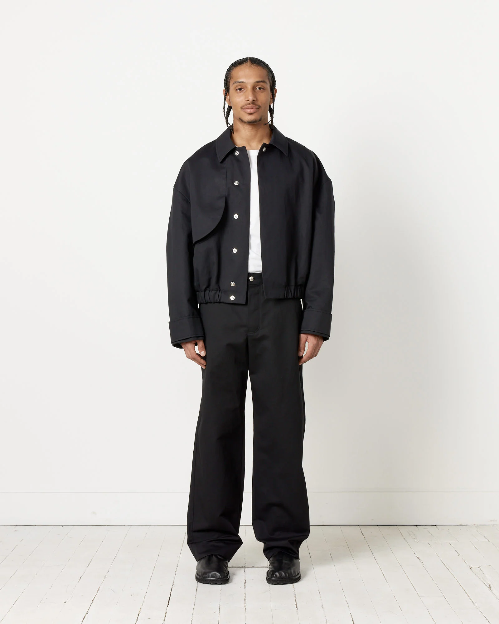 Le Pantalon Jean Trousers in Black - Image 2