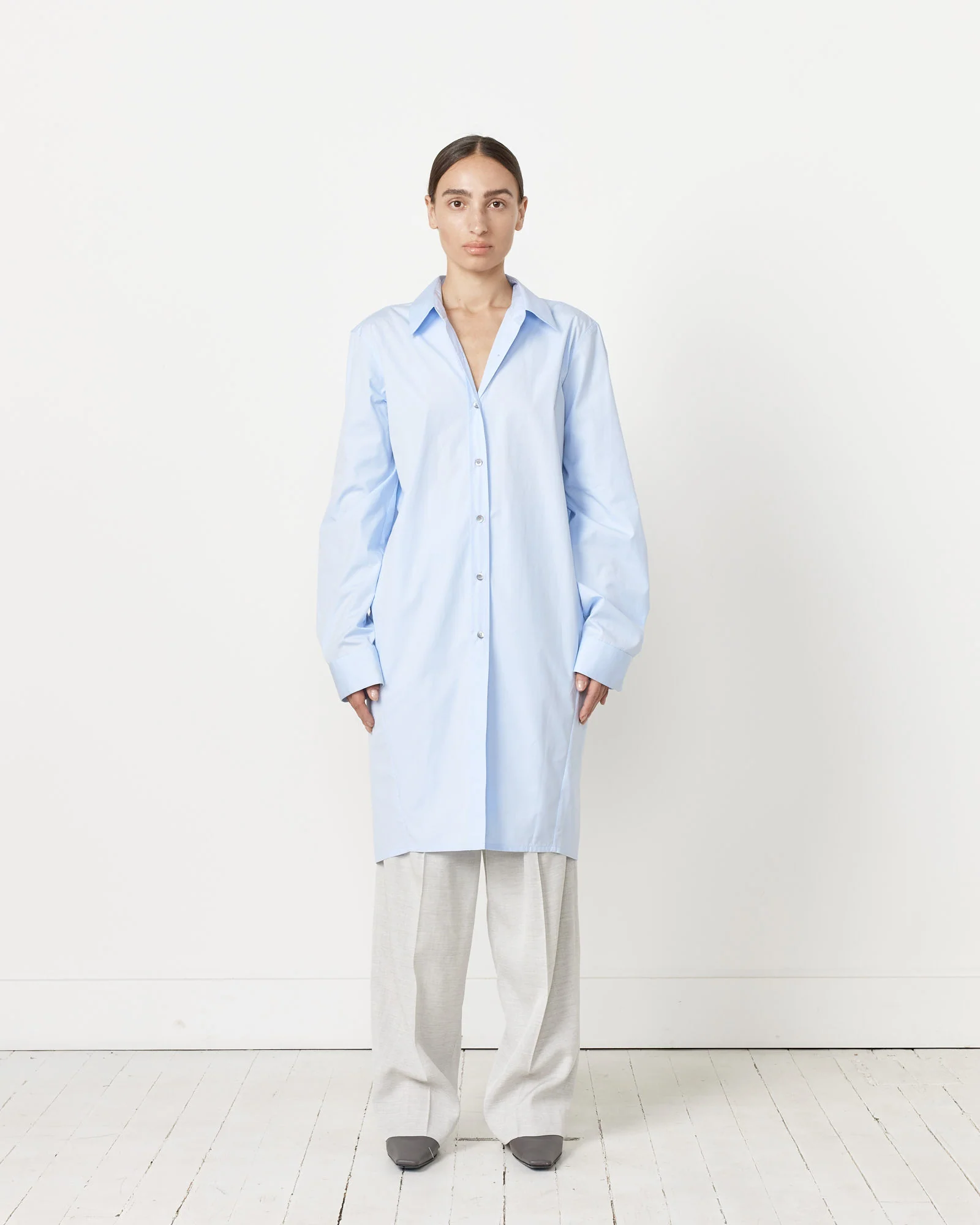 Le Pantalon Titolo Trouser in Light Grey - Image 4