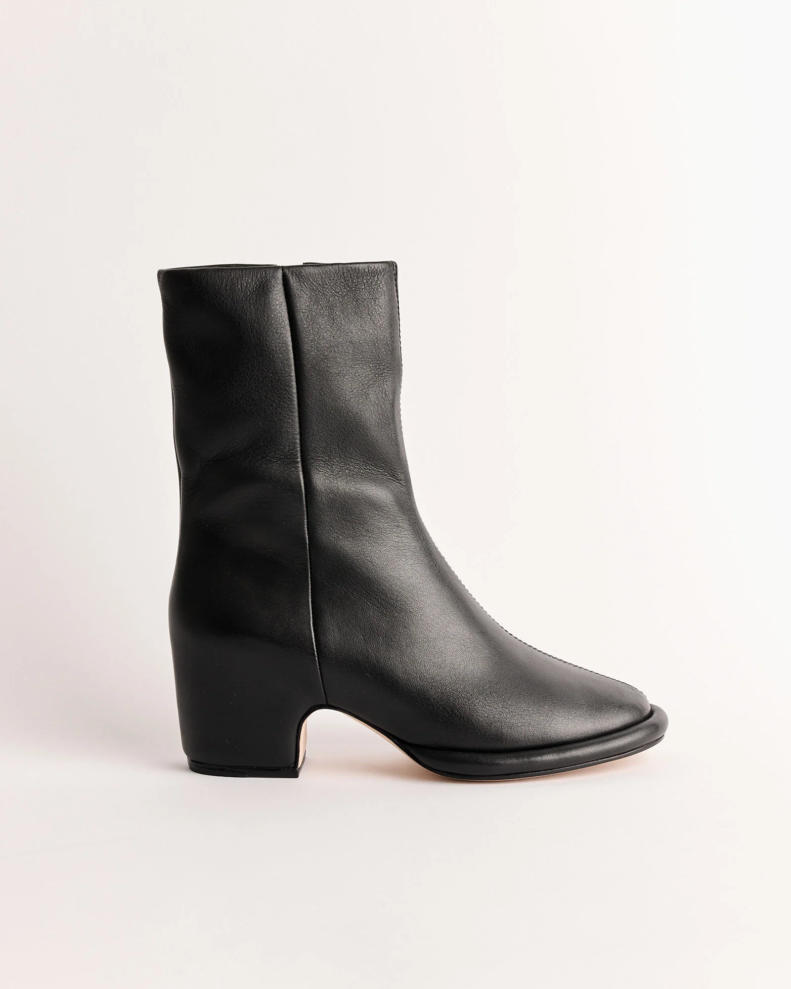 Arch Boot in Black