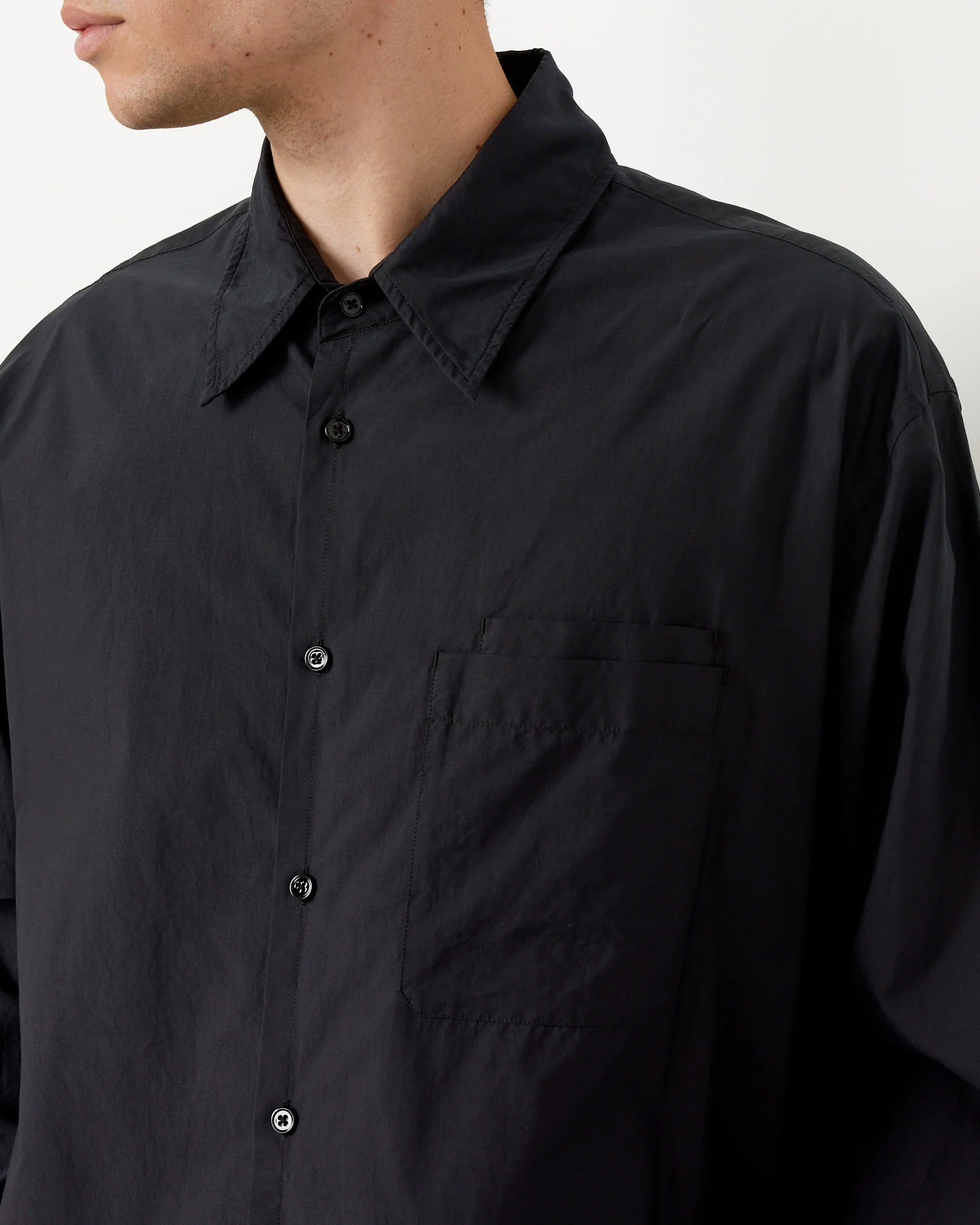 Double Pocket Shirt in Black - Image 5