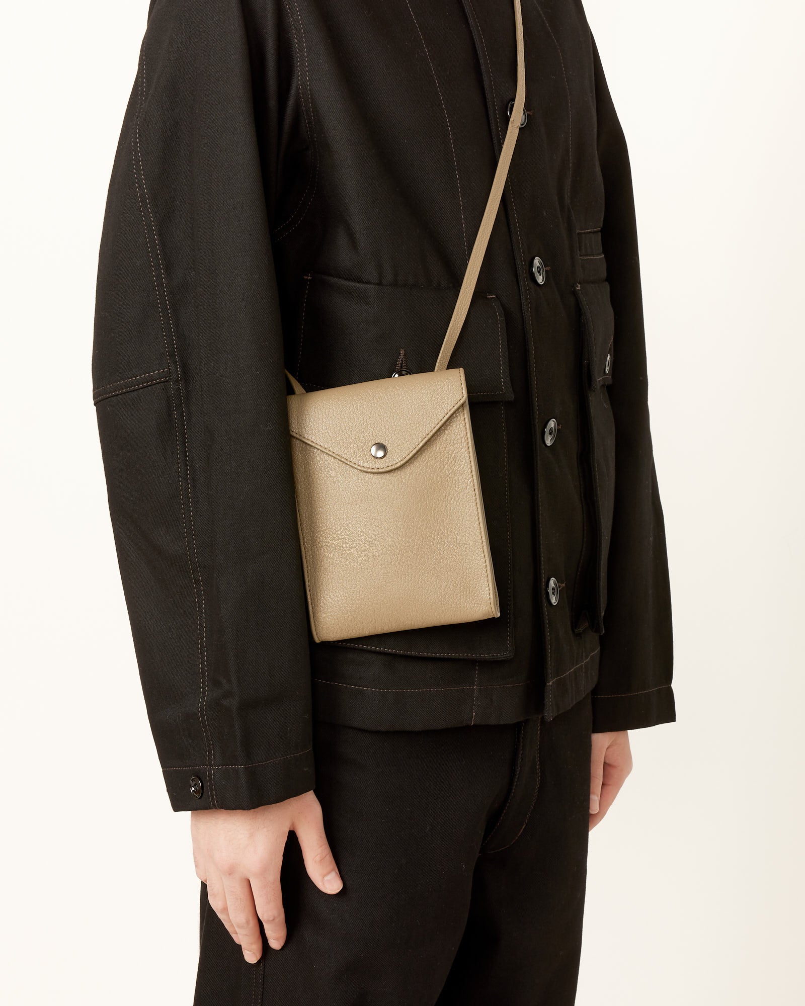 Enveloppe Bag With Strap in Dusty Khaki - Image 3