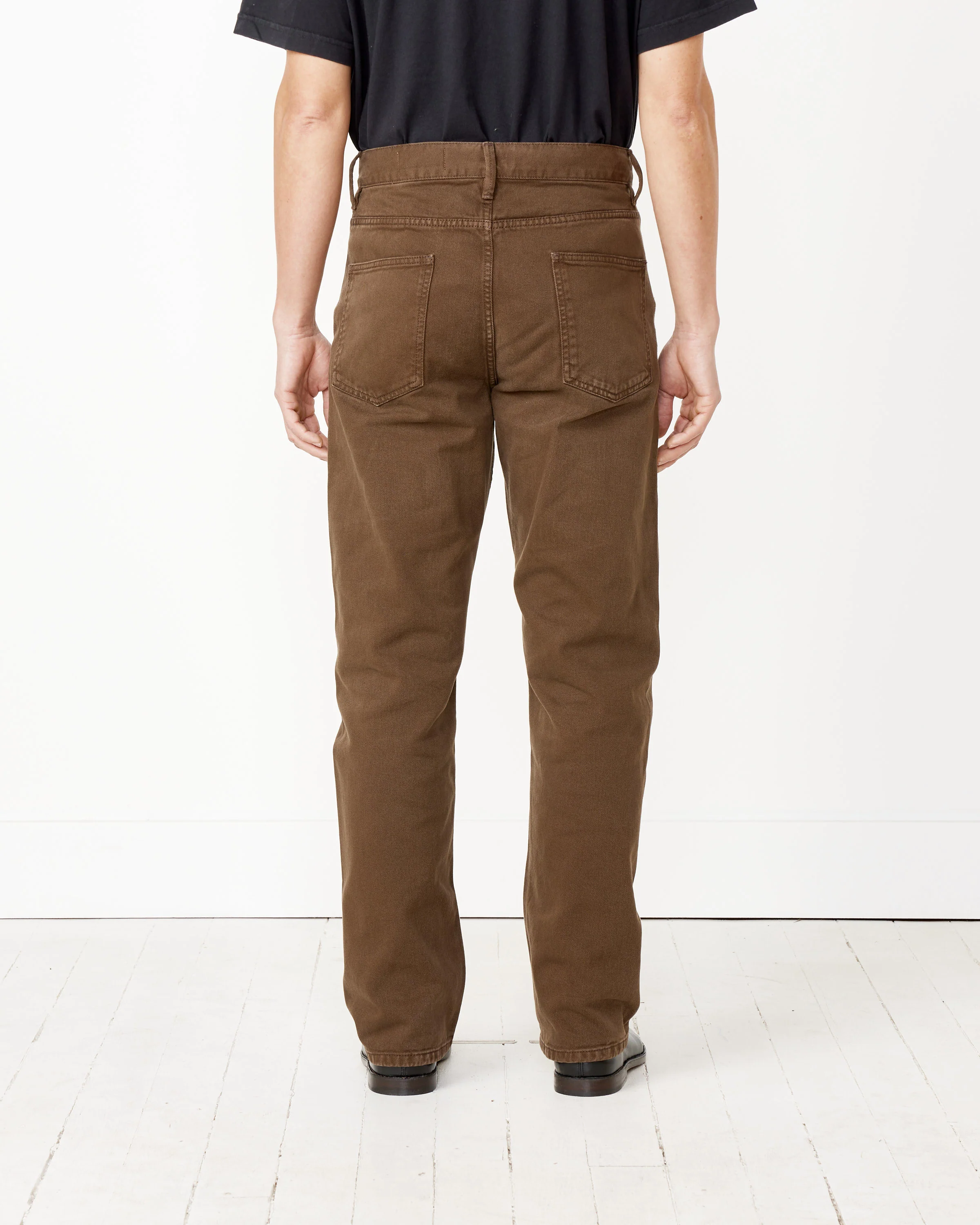 Seamless Jeans in Dark Brown - Image 4