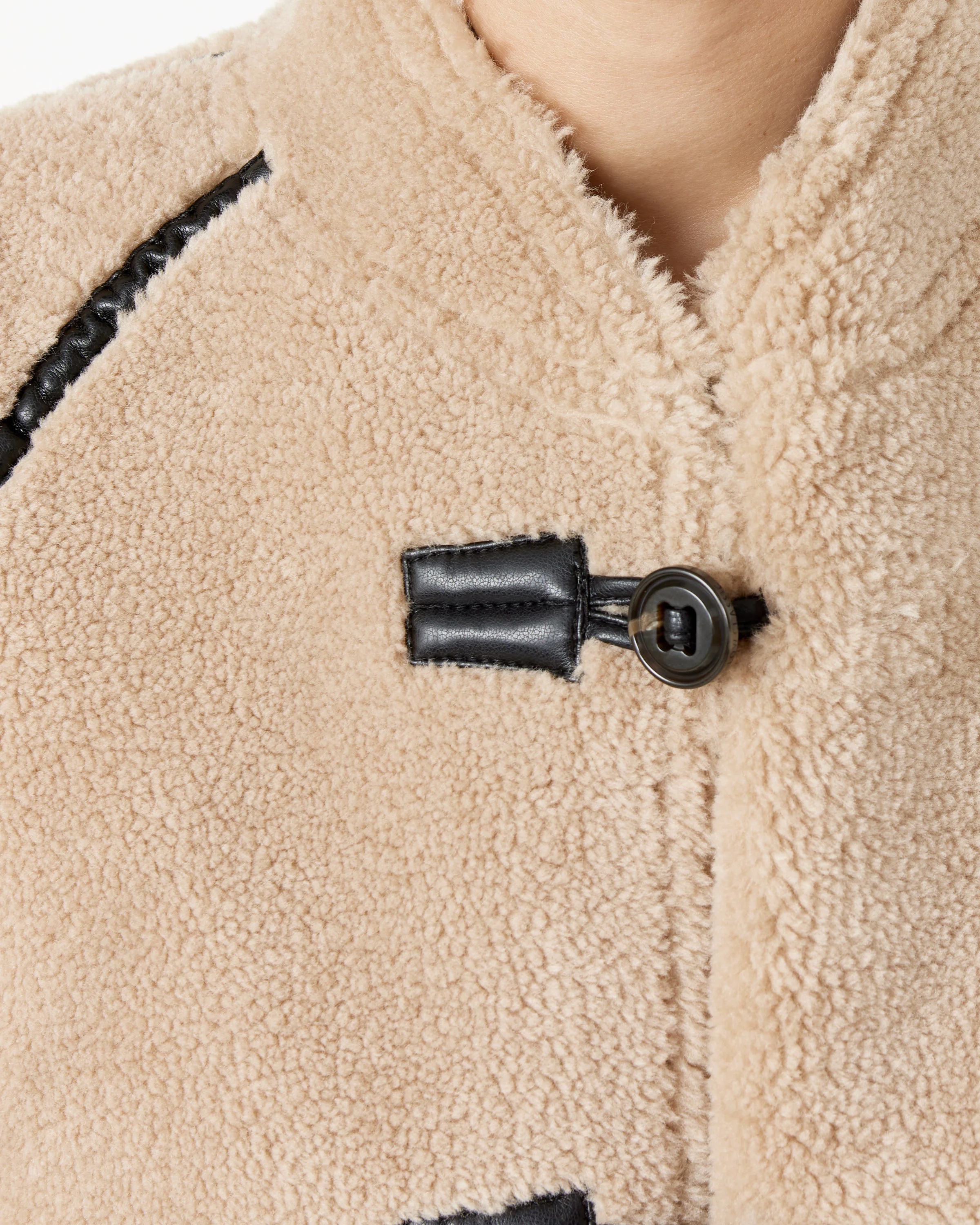 Short Shearling Reversible Coat - Image 4