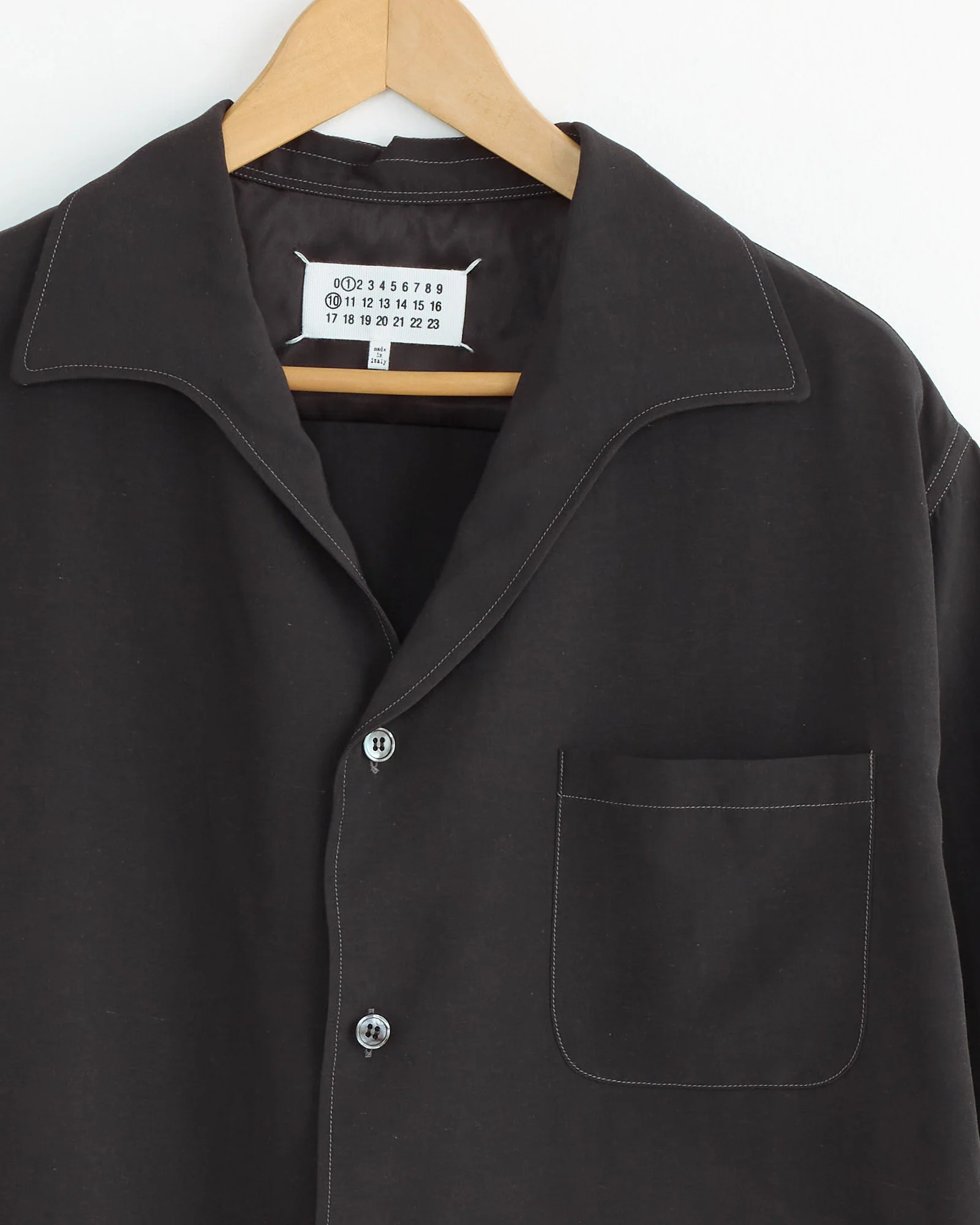 Short-Sleeve Shirt in Black - Image 2