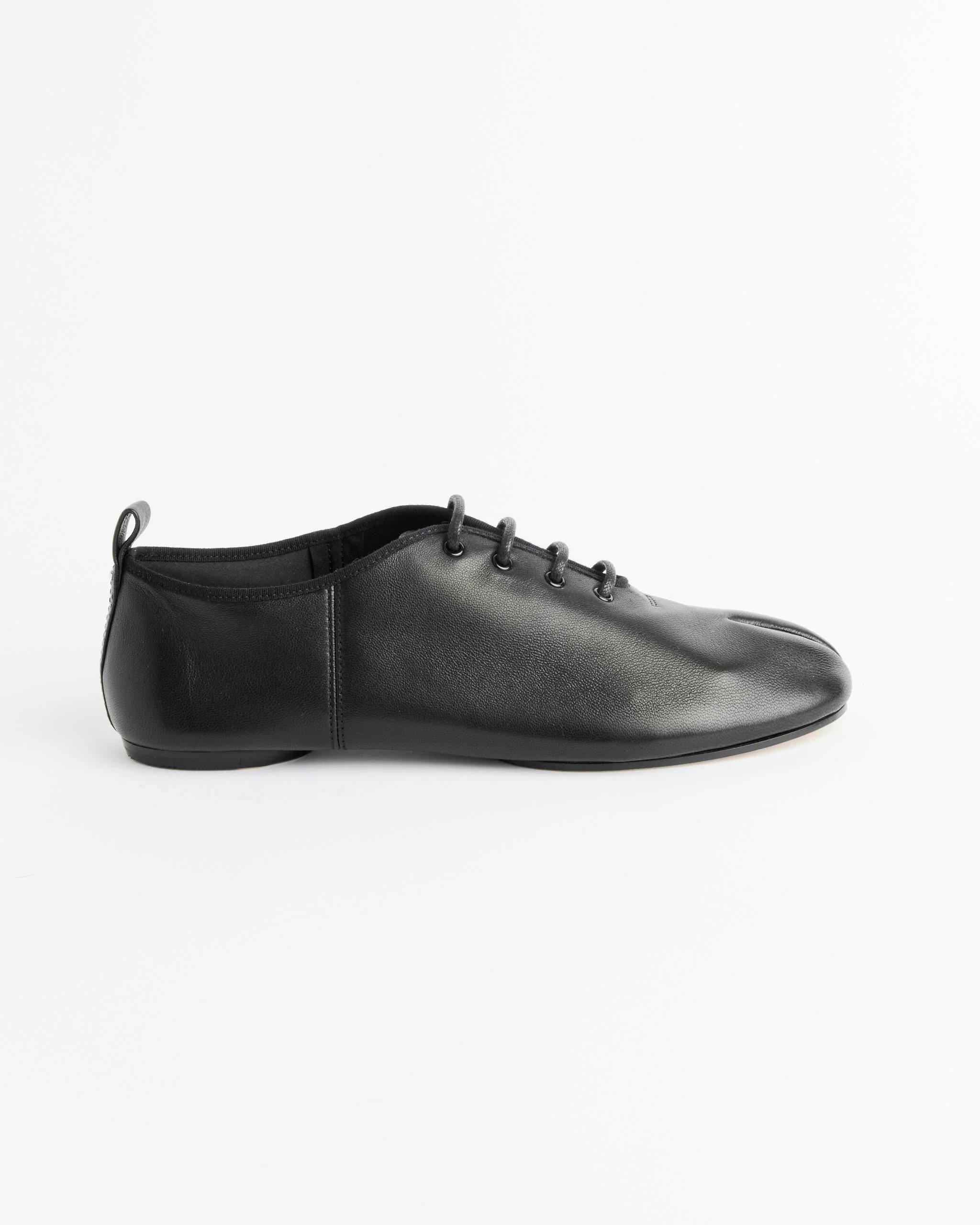 Tabi Jazz Lace-Up Shoes in Black
