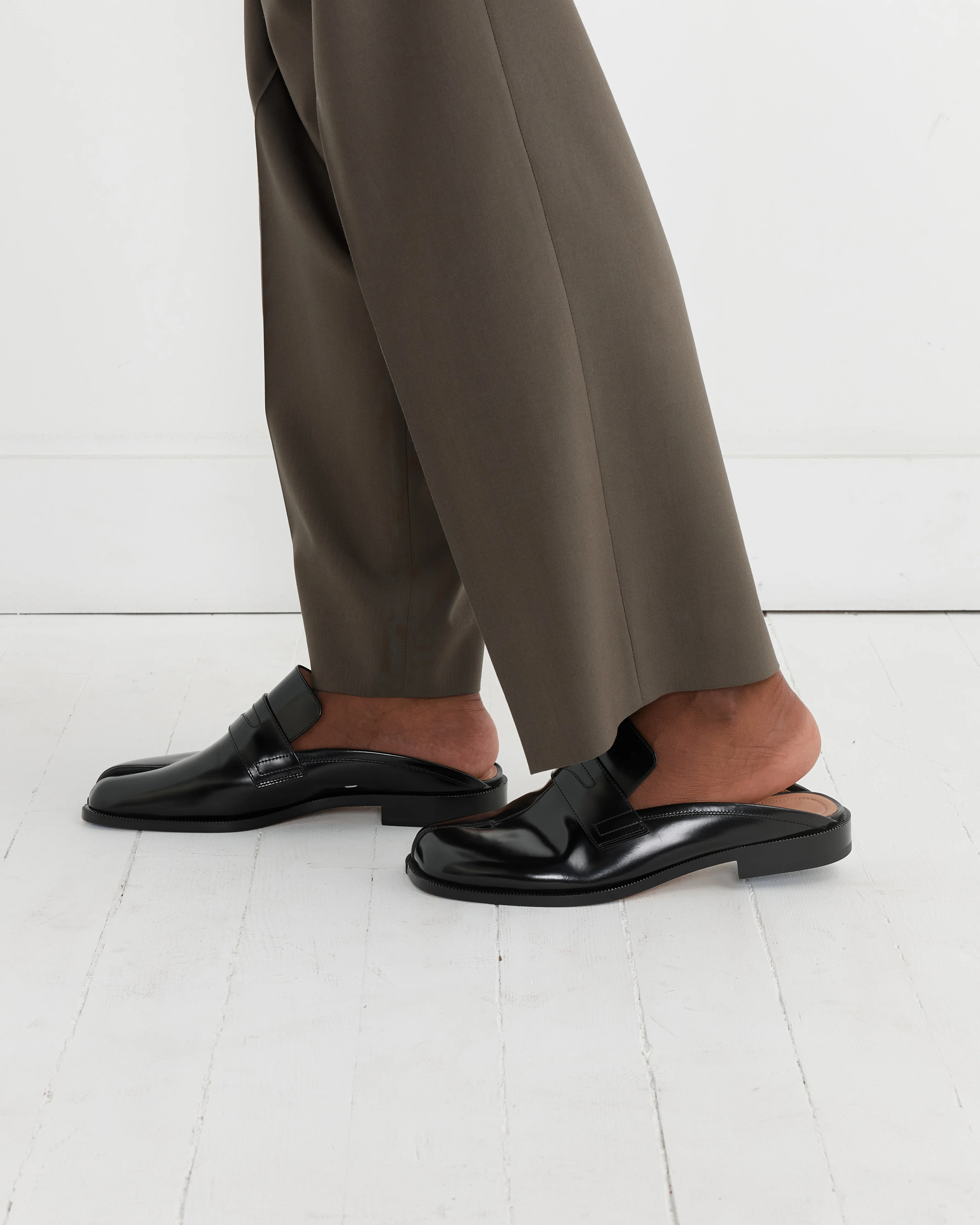 Tabi Loafer Mule in Black - Image 4