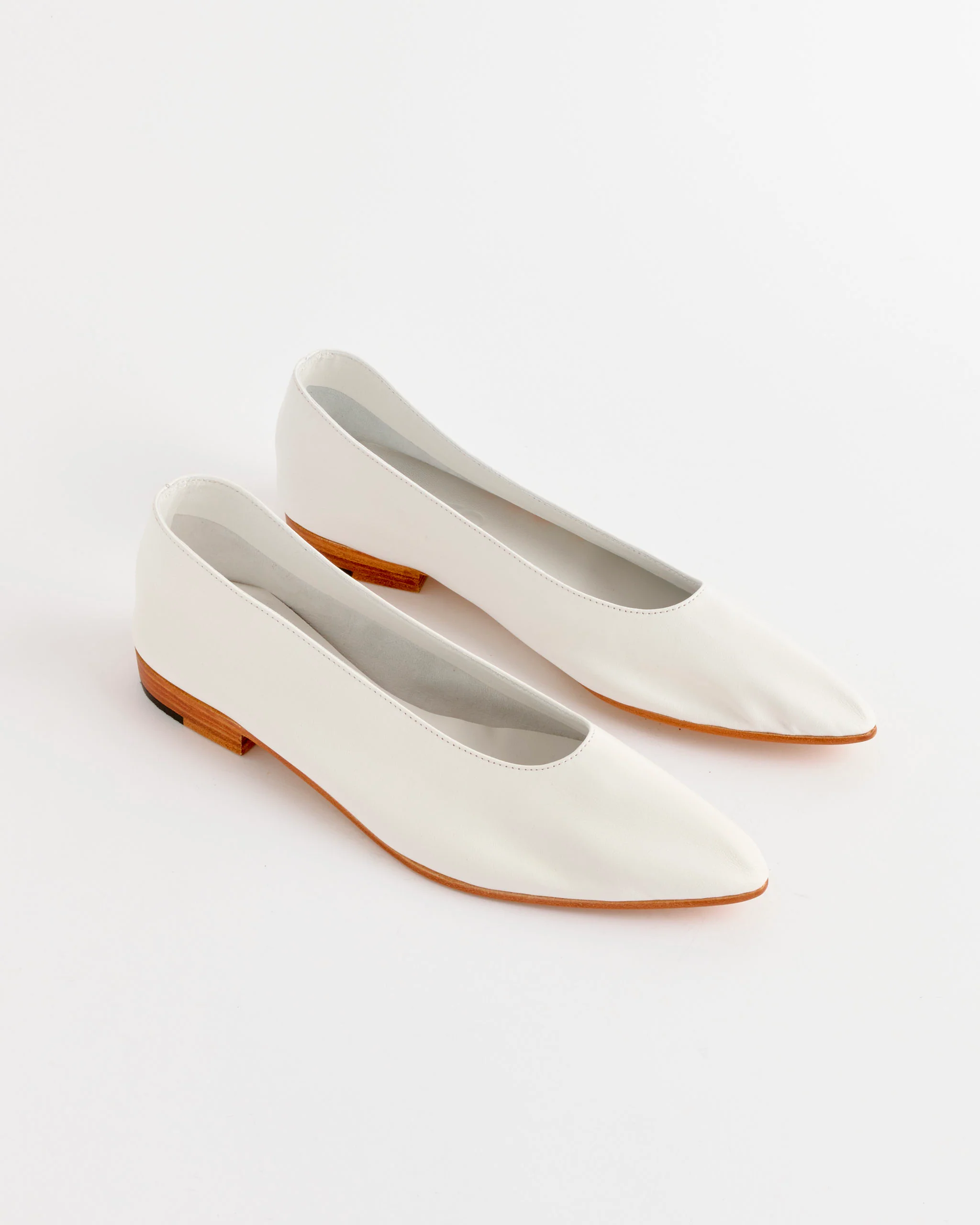 Party Flat in White - Image 2